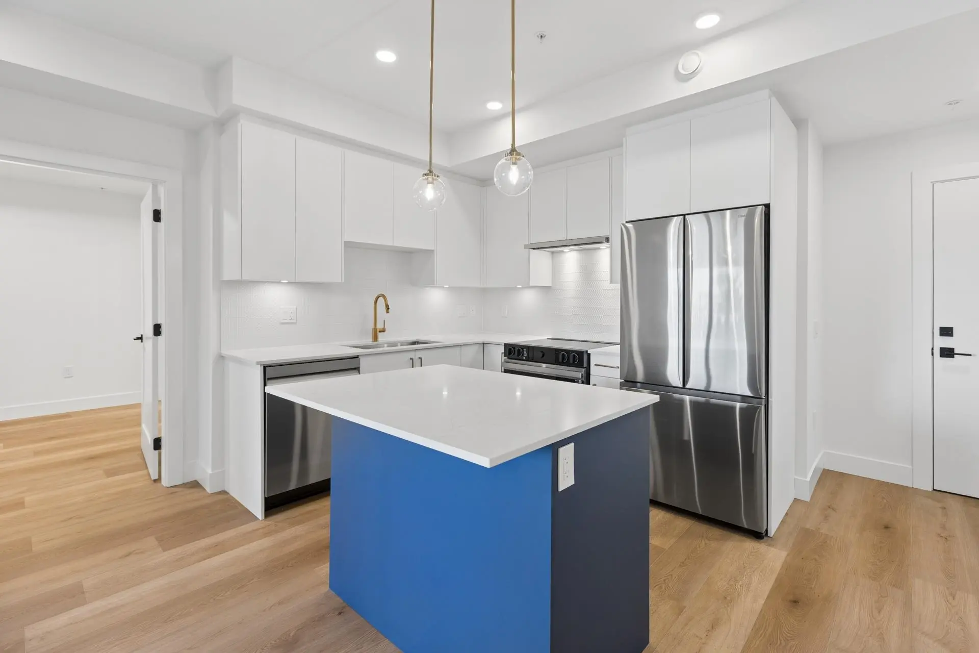 #101 20286 72b Avenue - Image 2