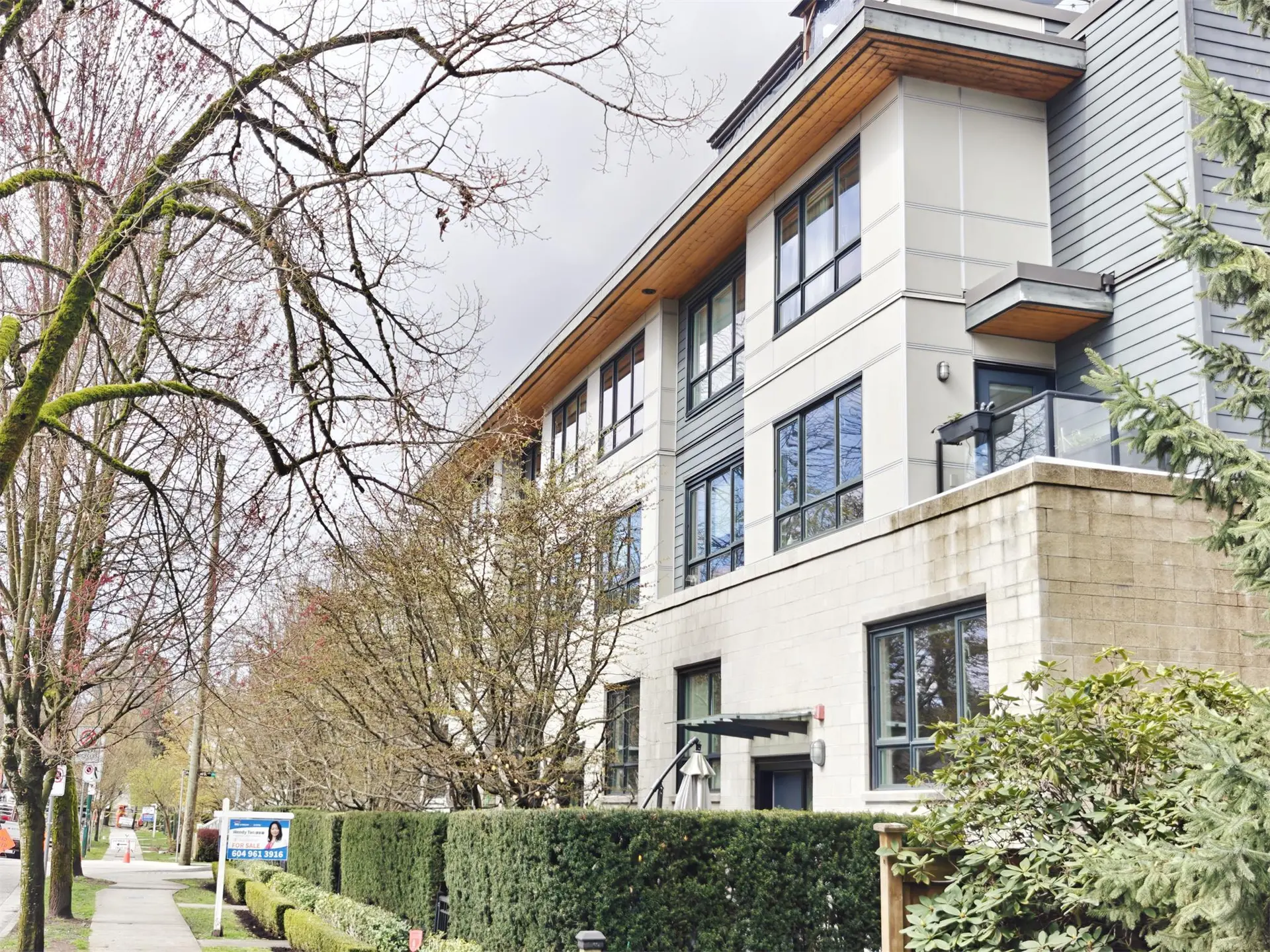 403 E 16th Avenue - Image 2