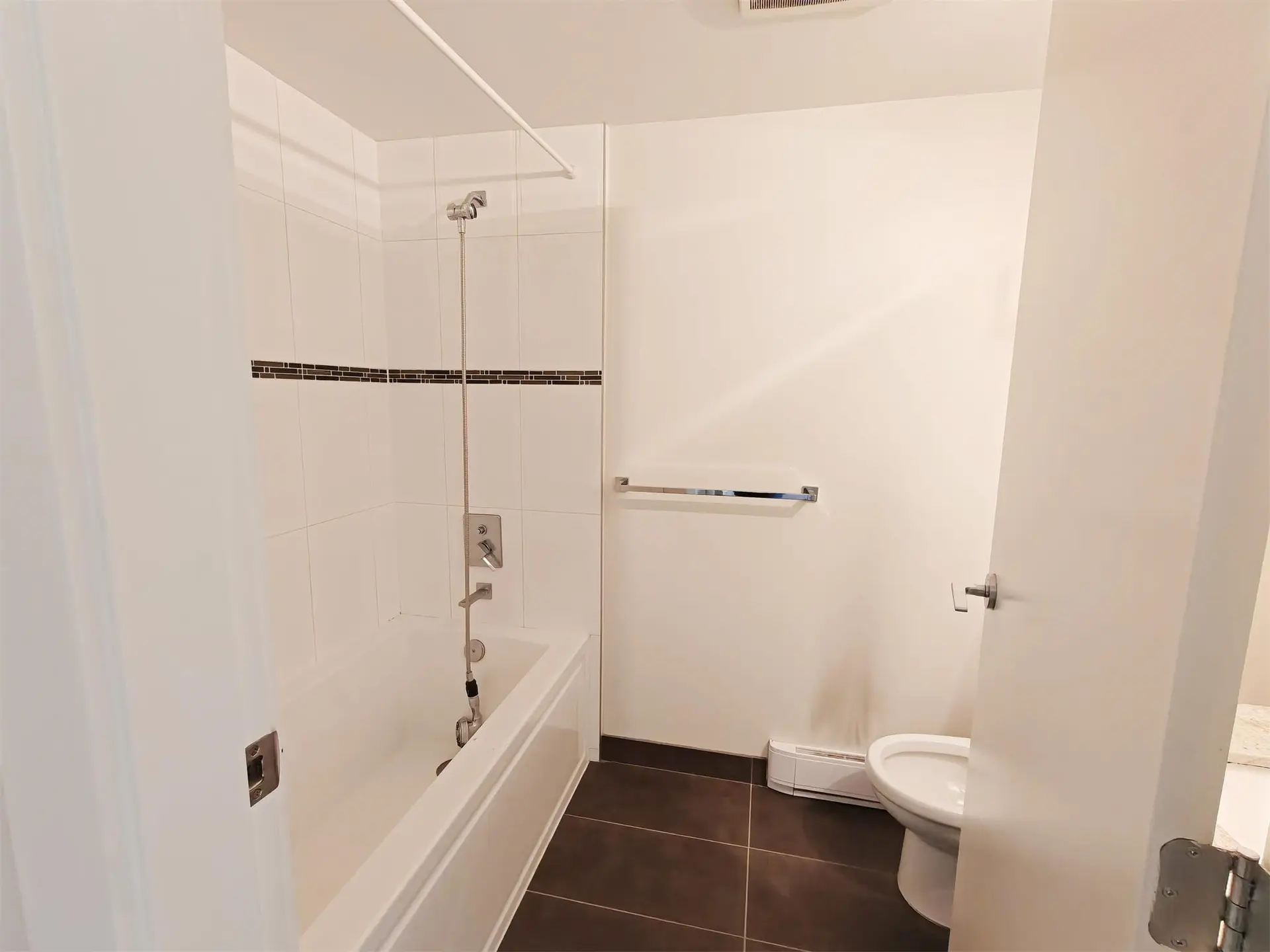 403 E 16th Avenue - Image 10
