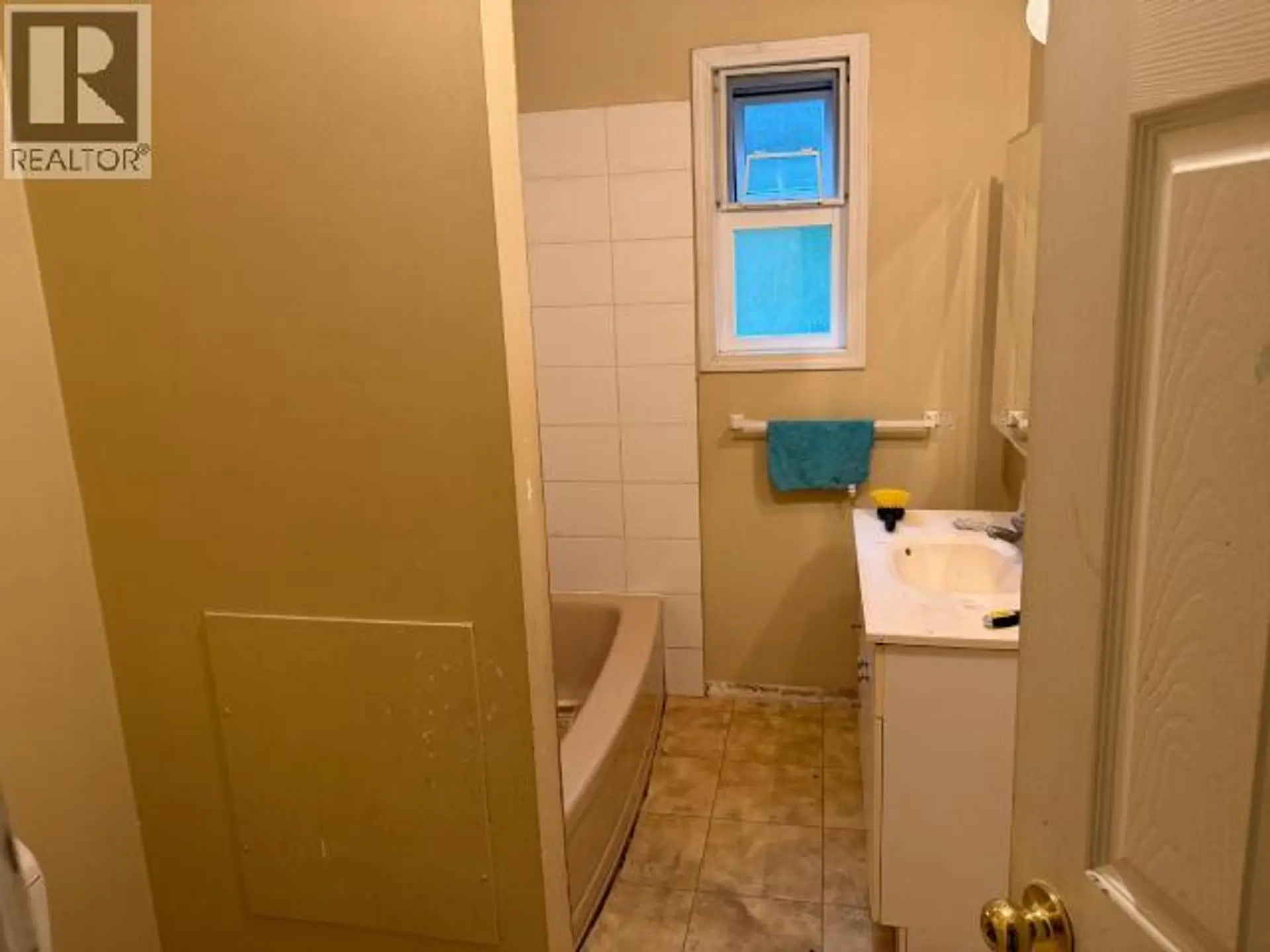 11071 NEAVE ROAD - Image 10