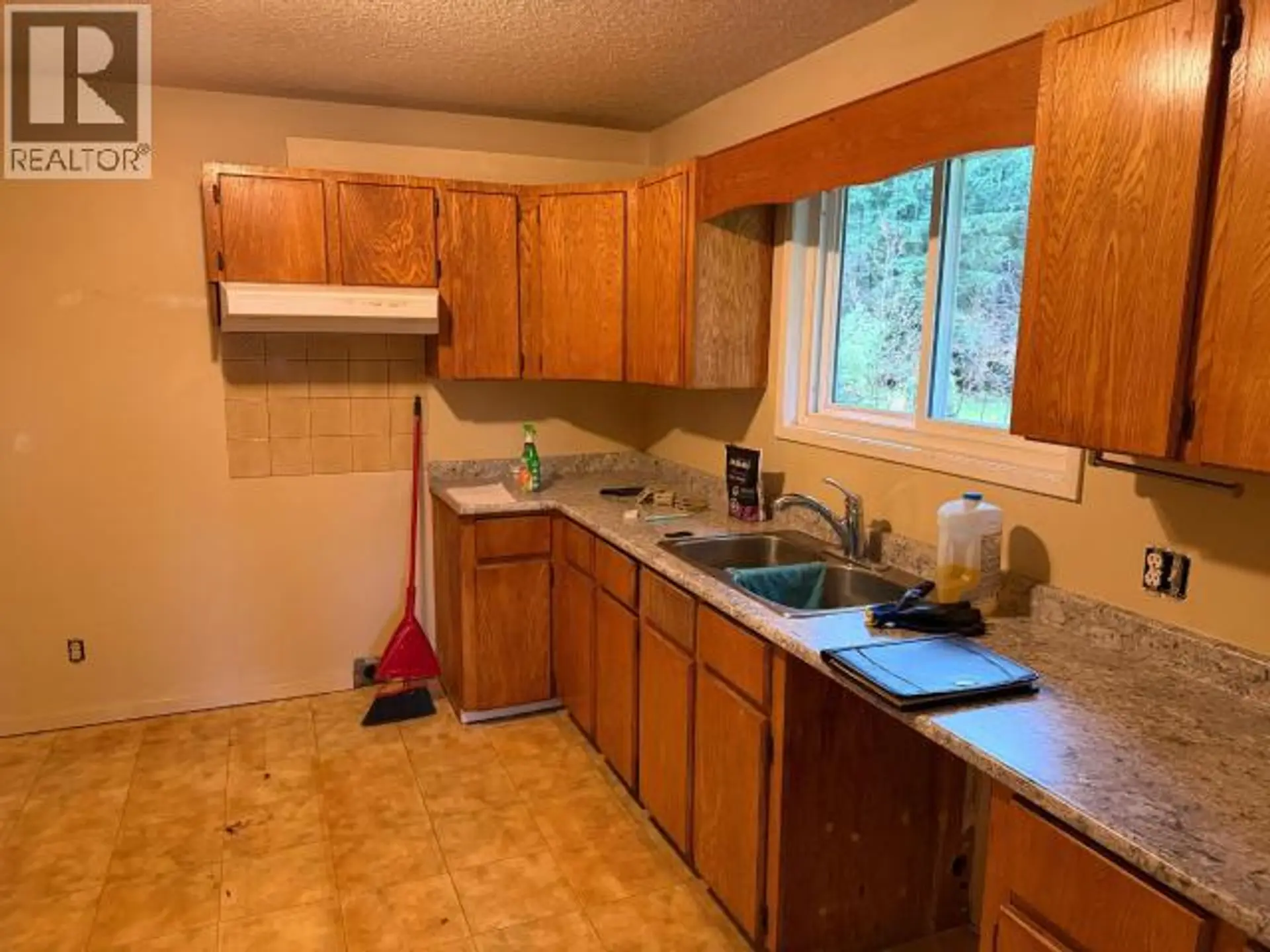 11071 NEAVE ROAD - Image 6