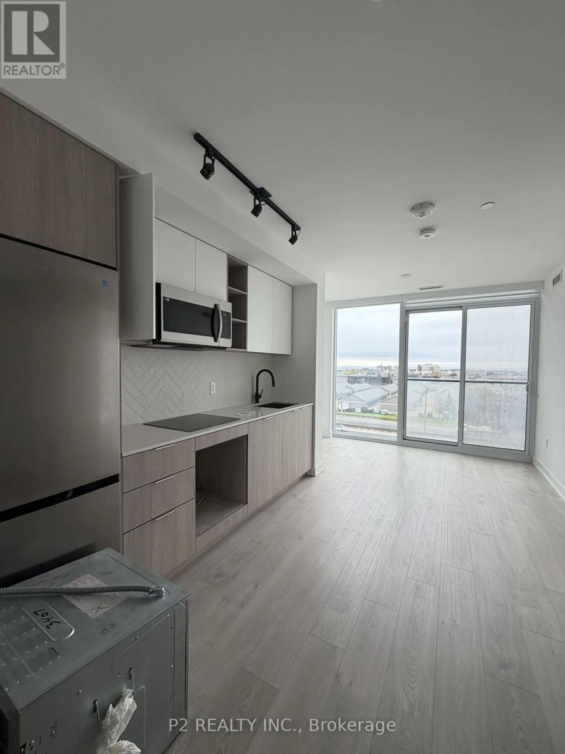 #628 36 ZORRA STREET - Image 5