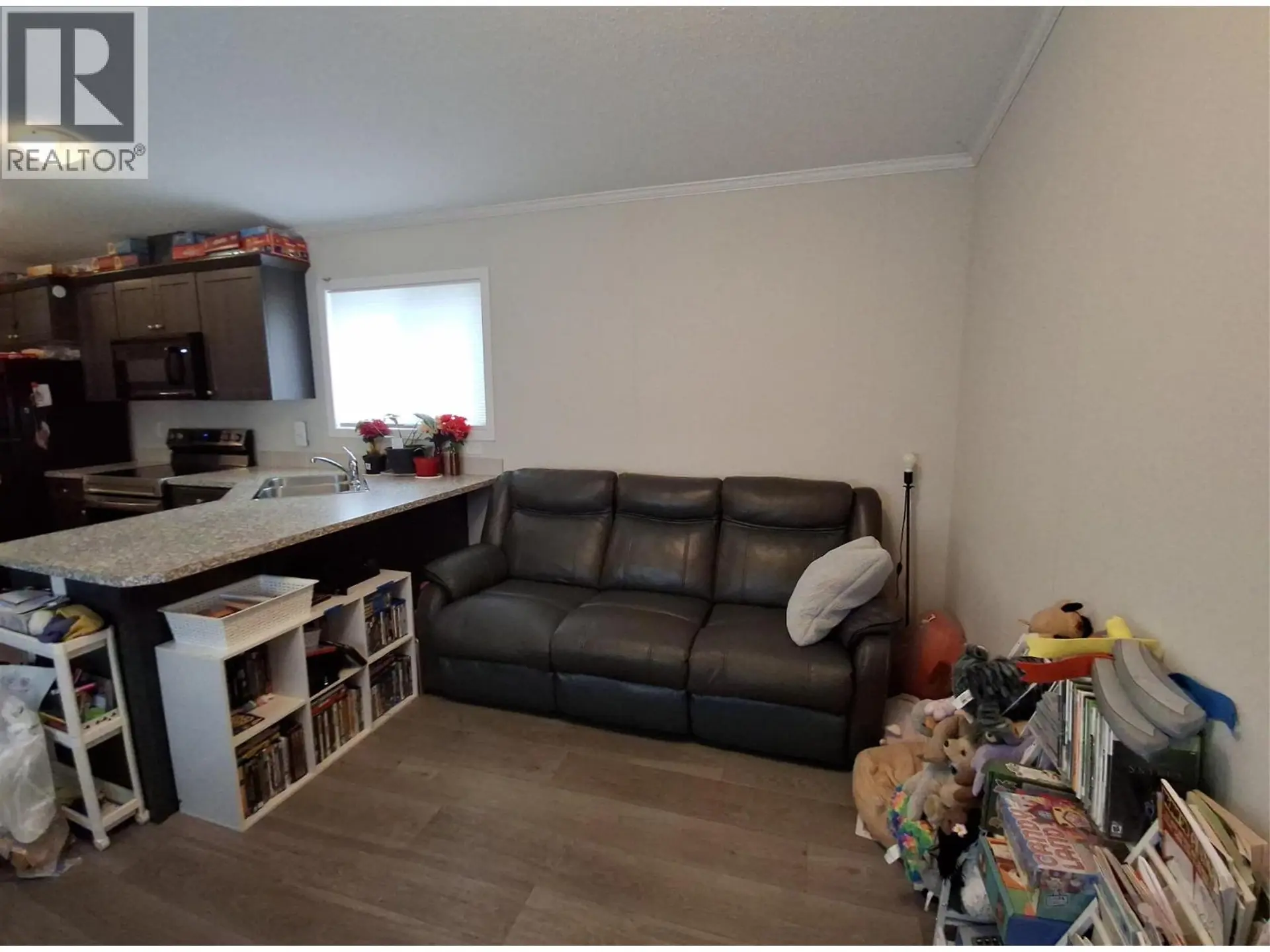 #10 235 Aylmer Road - Image 4