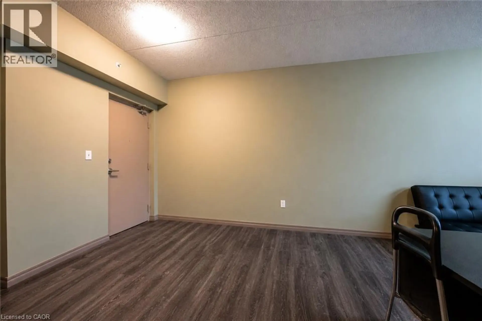 #404 8 HICKORY Street W - Image 11