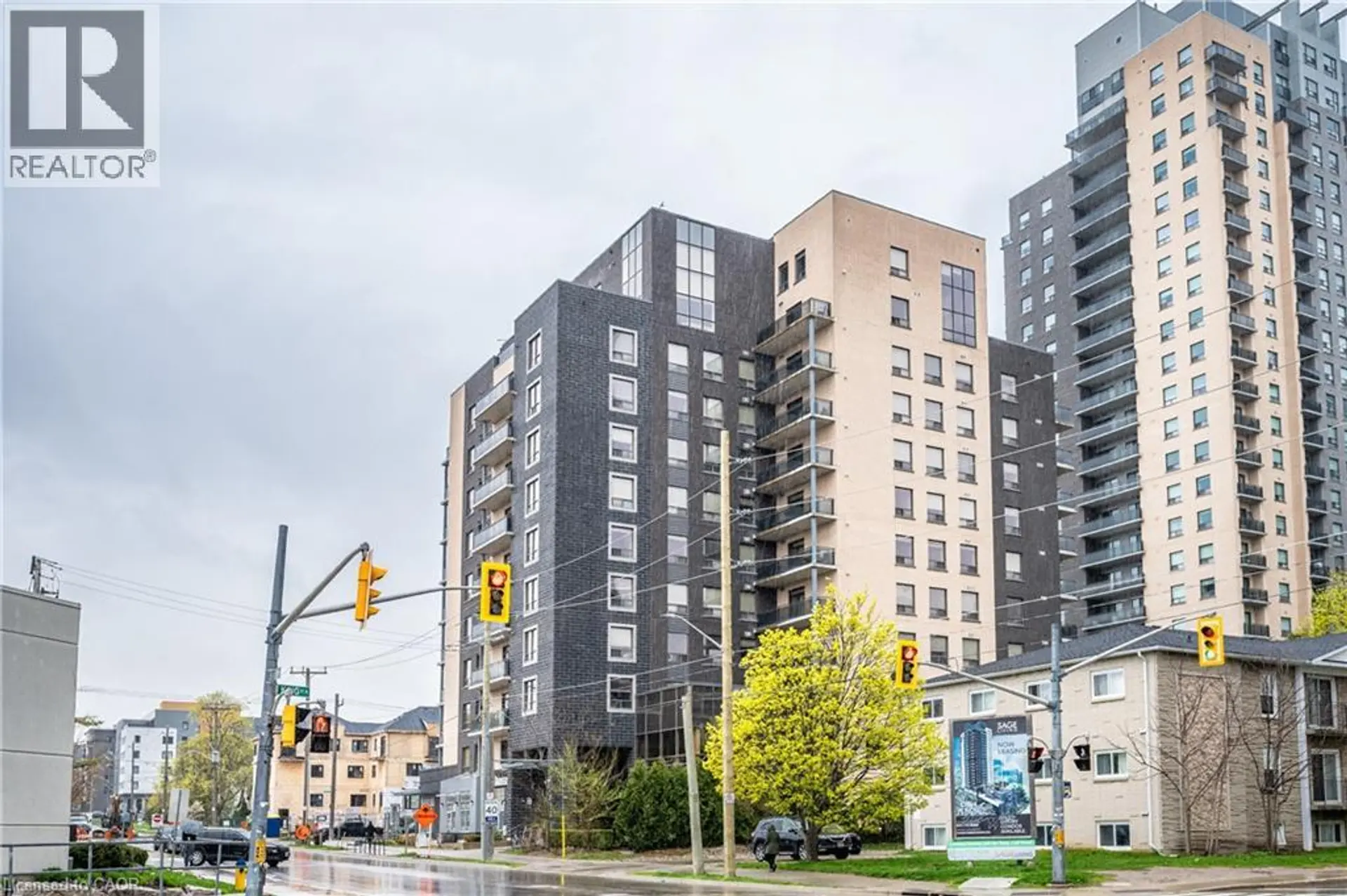 #404 8 HICKORY Street W - Image 1