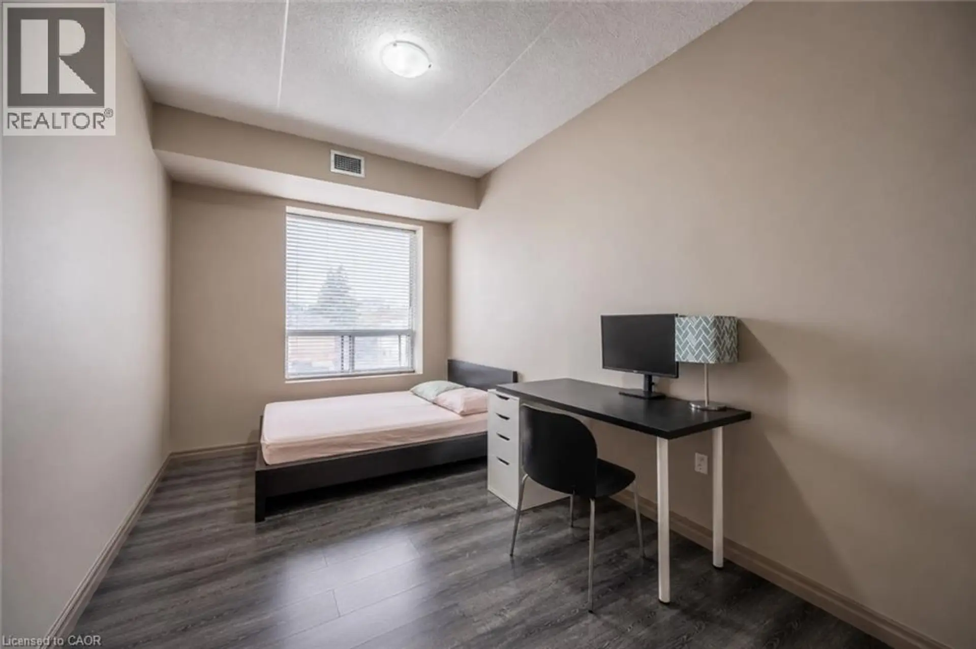 #404 8 HICKORY Street W - Image 7