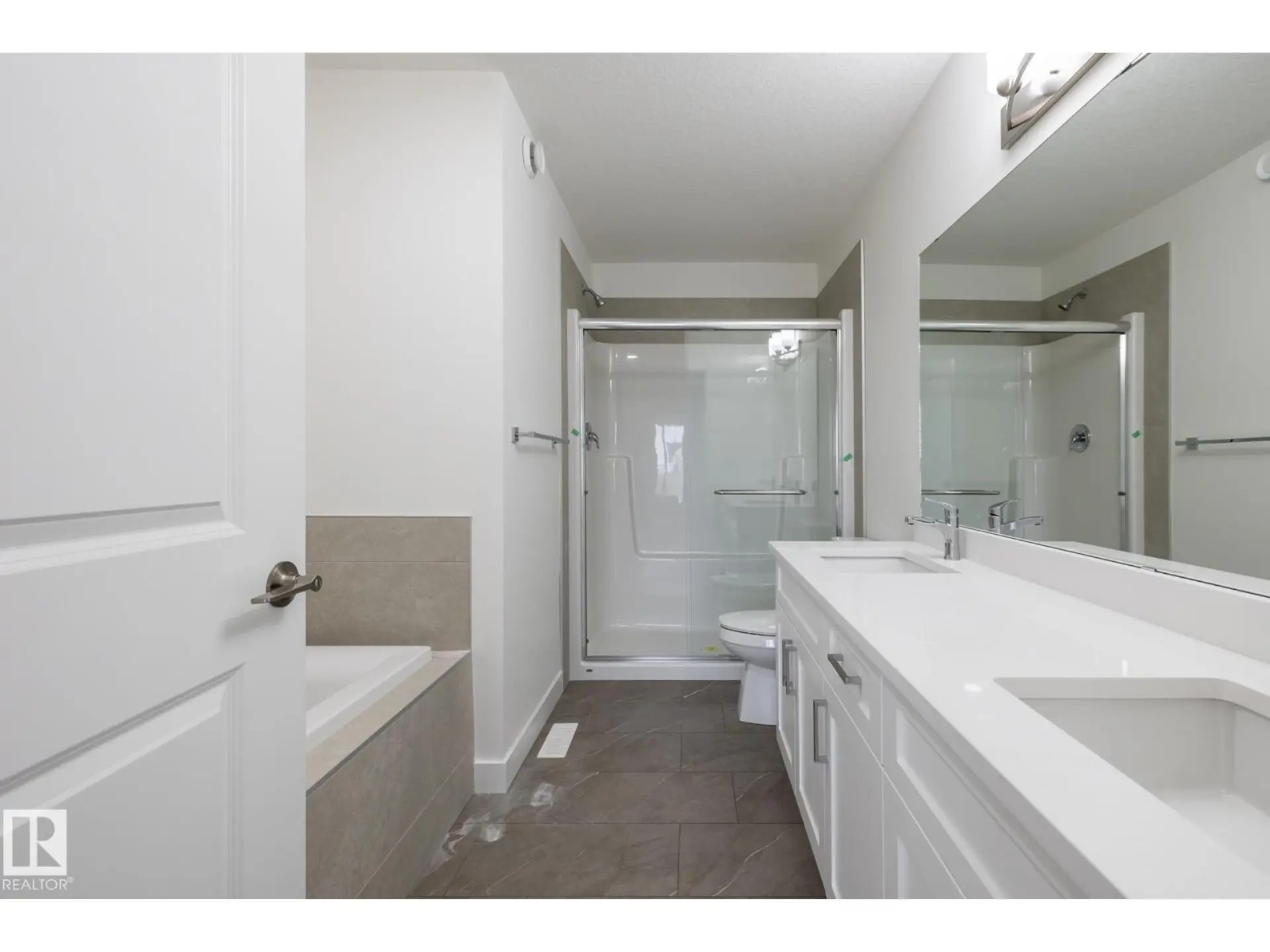 319 157 AV NE - Image 8