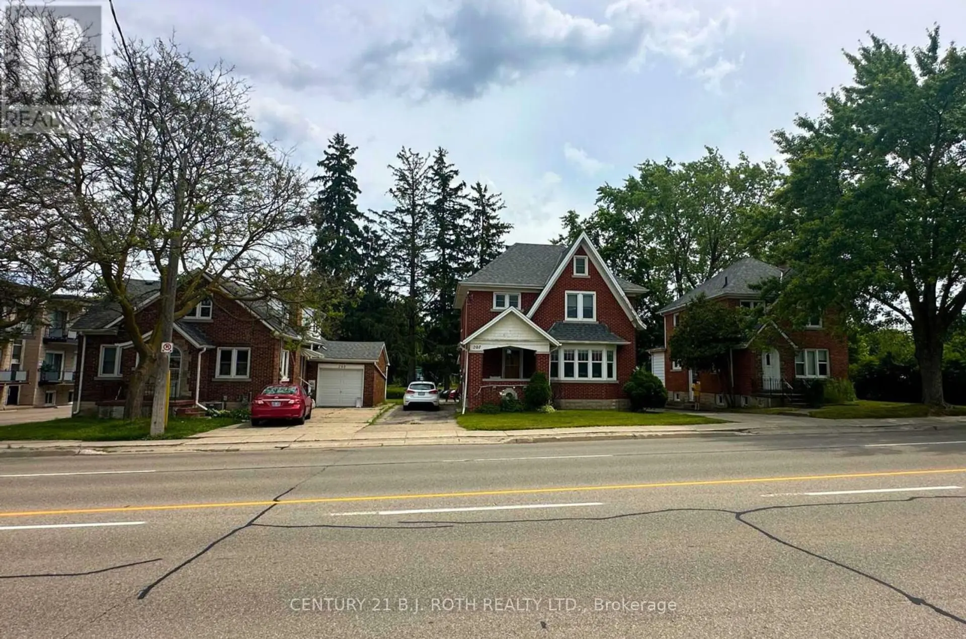 205-209 ERB STREET W - Image 8