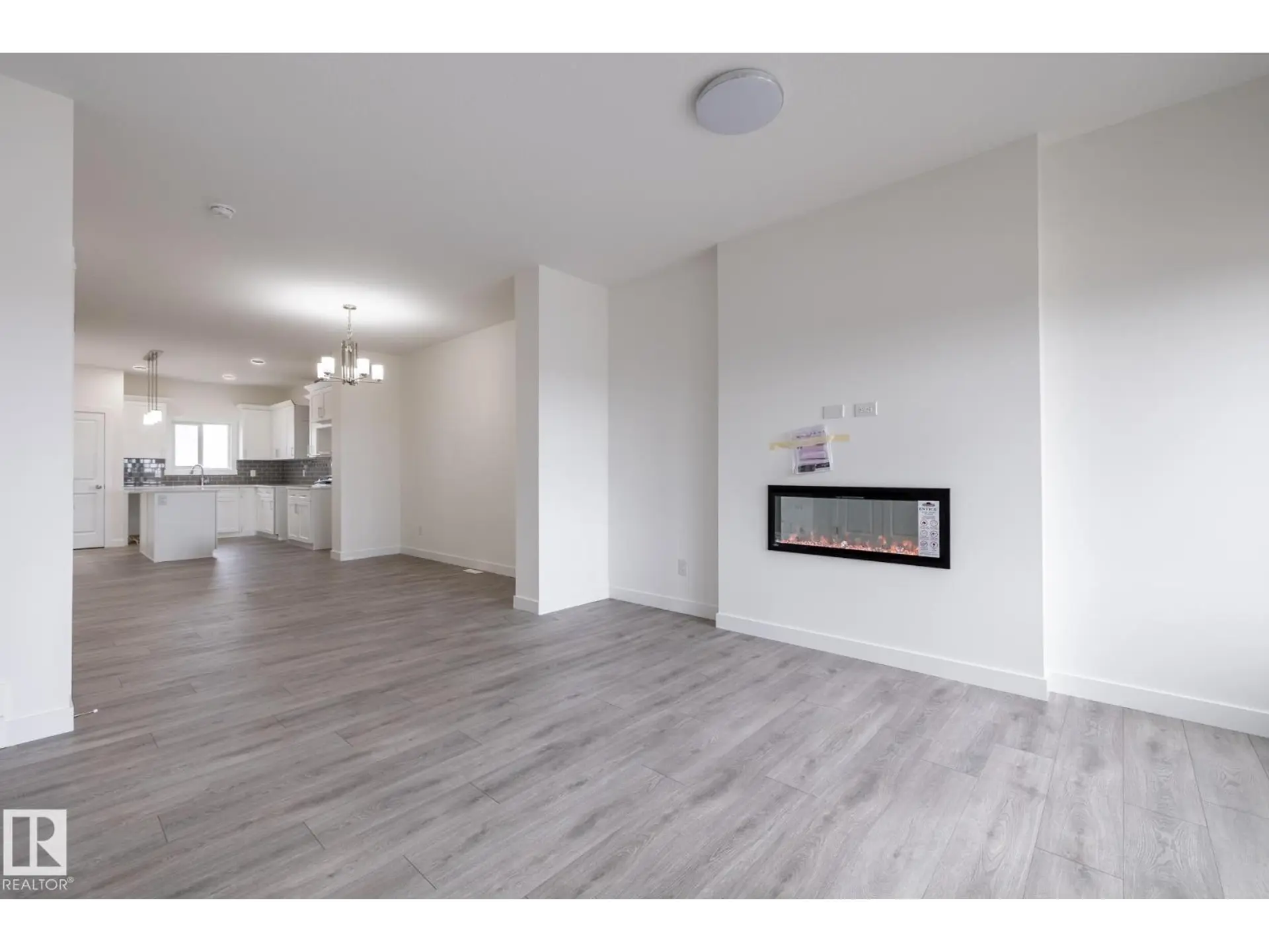 15643 2 ST NE - Image 6