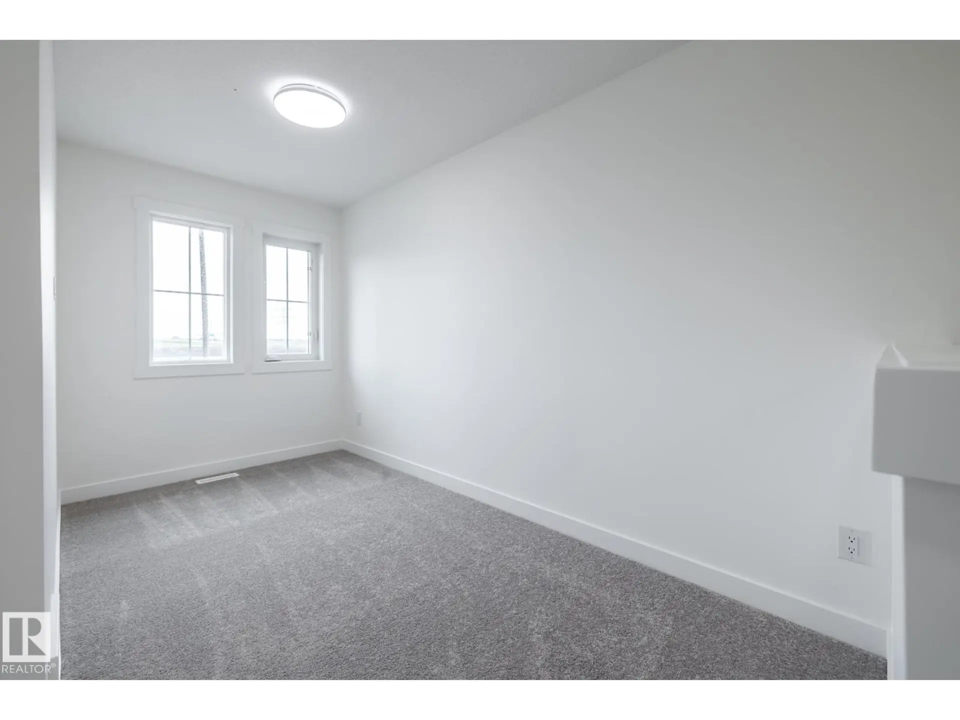 15643 2 ST NE - Image 9