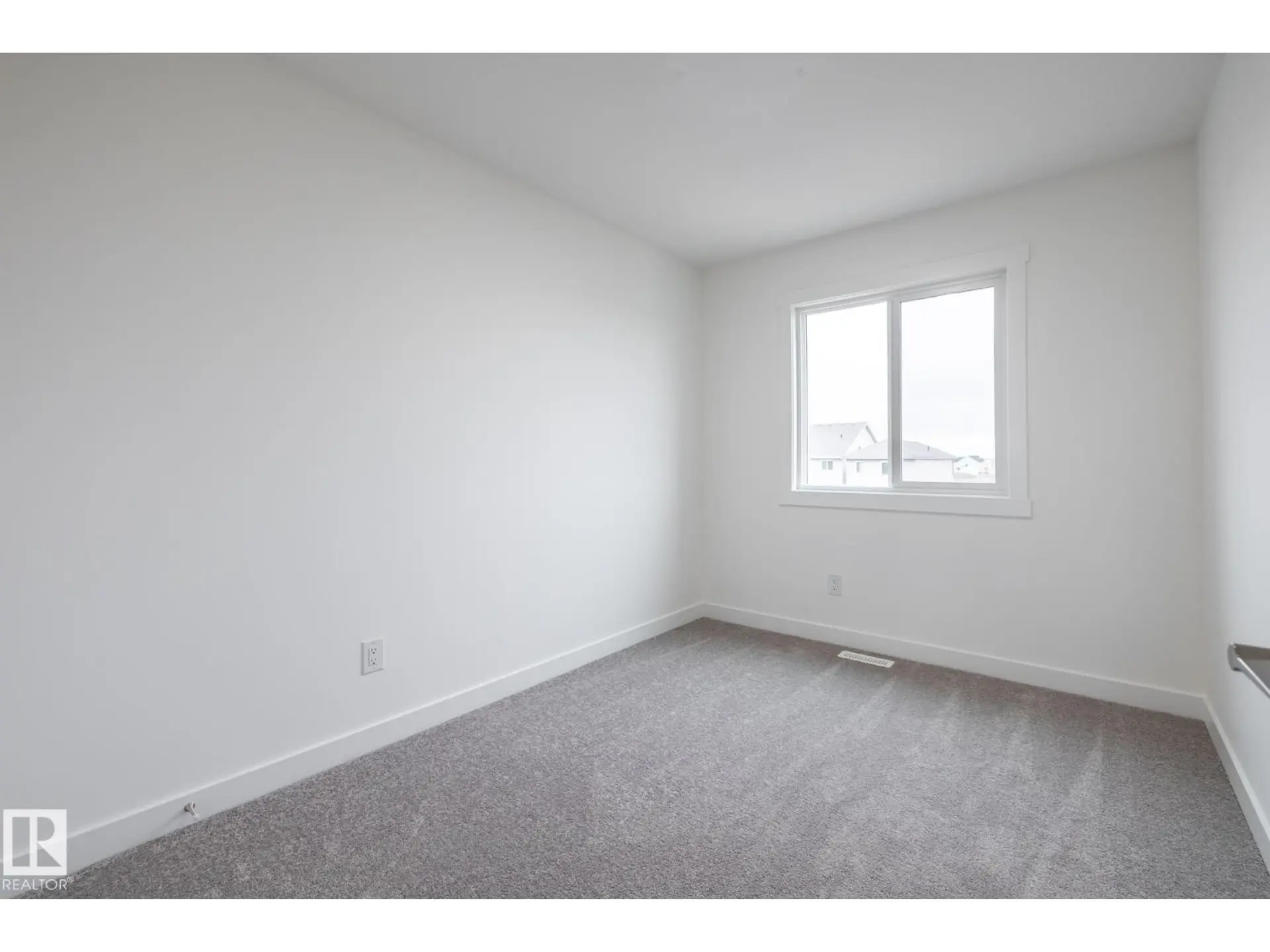15643 2 ST NE - Image 15
