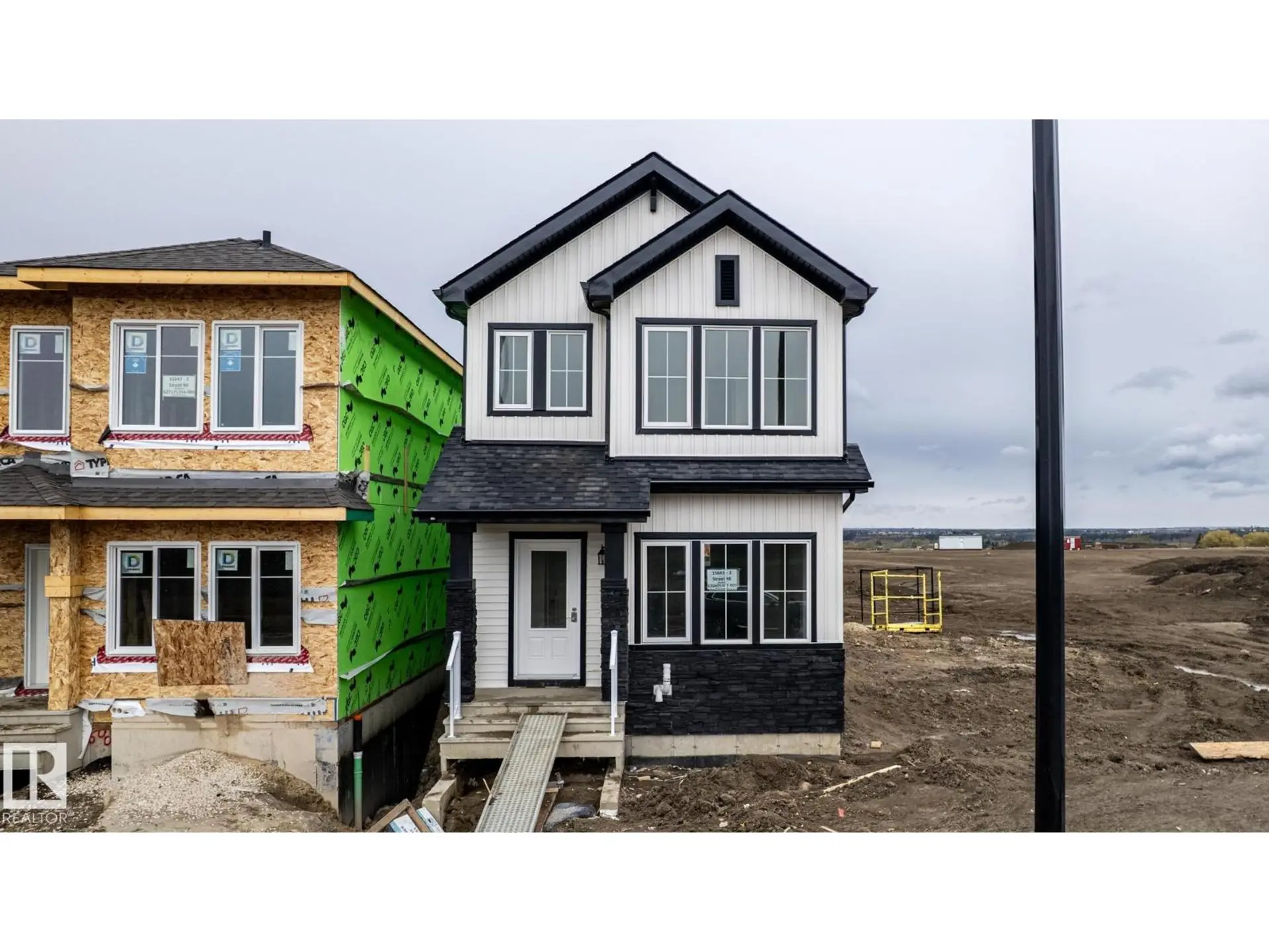 15643 2 ST NE - Image 1