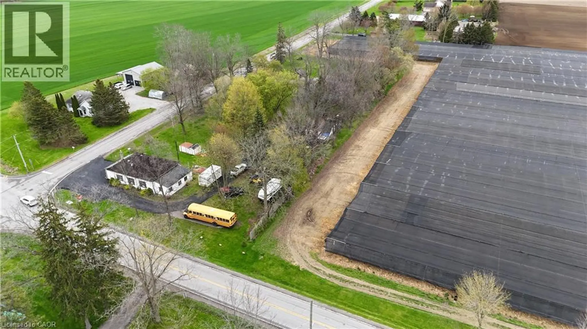 740 HILLCREST Road - Image 12