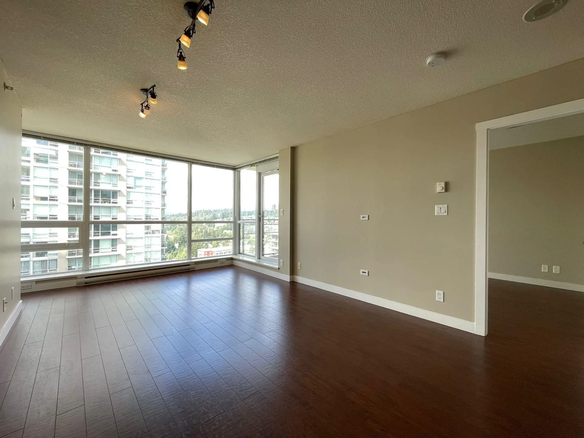 #2607 2978 Glen Drive - Image 4