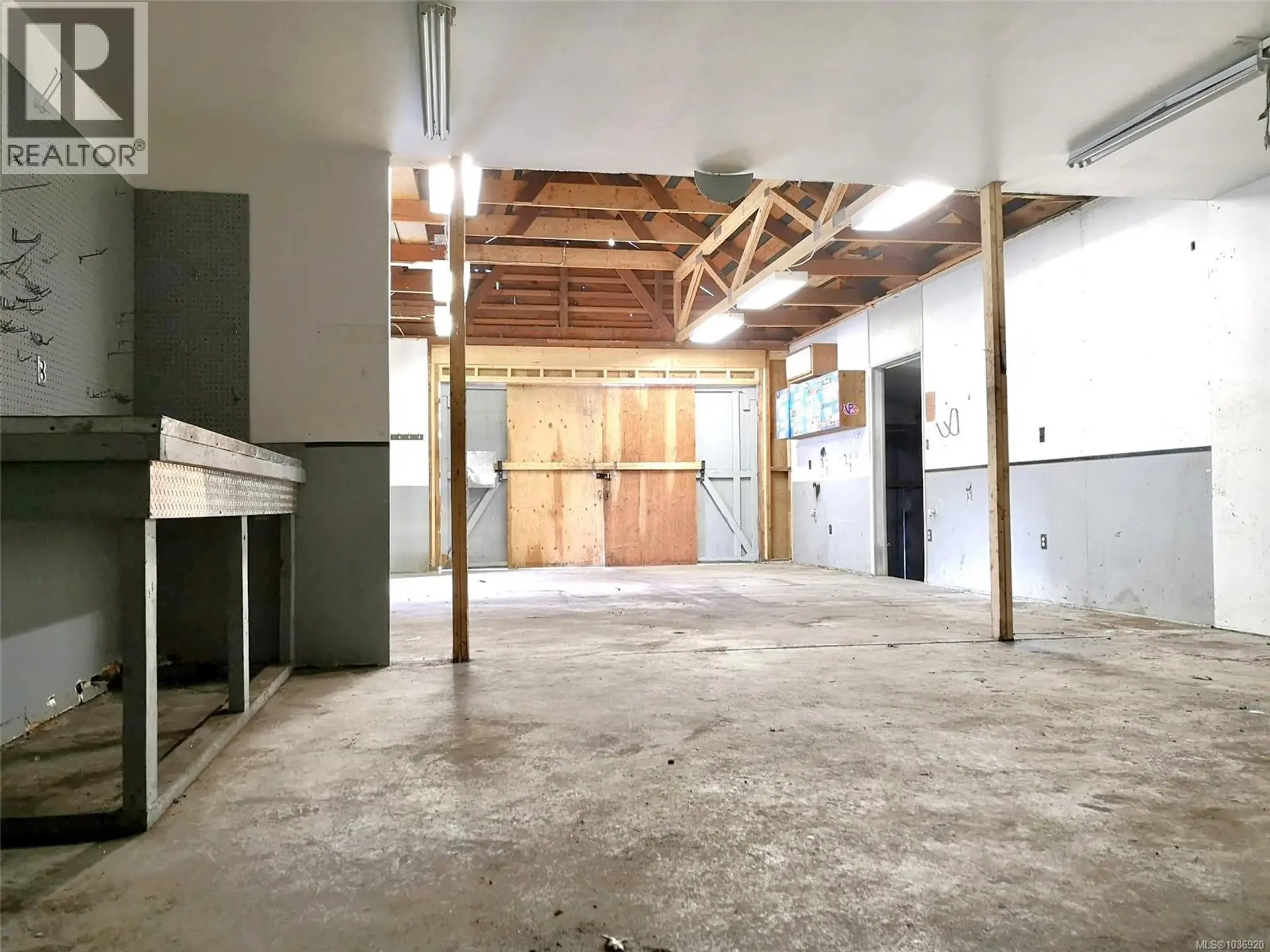 2321 Sooke Rd - Image 10