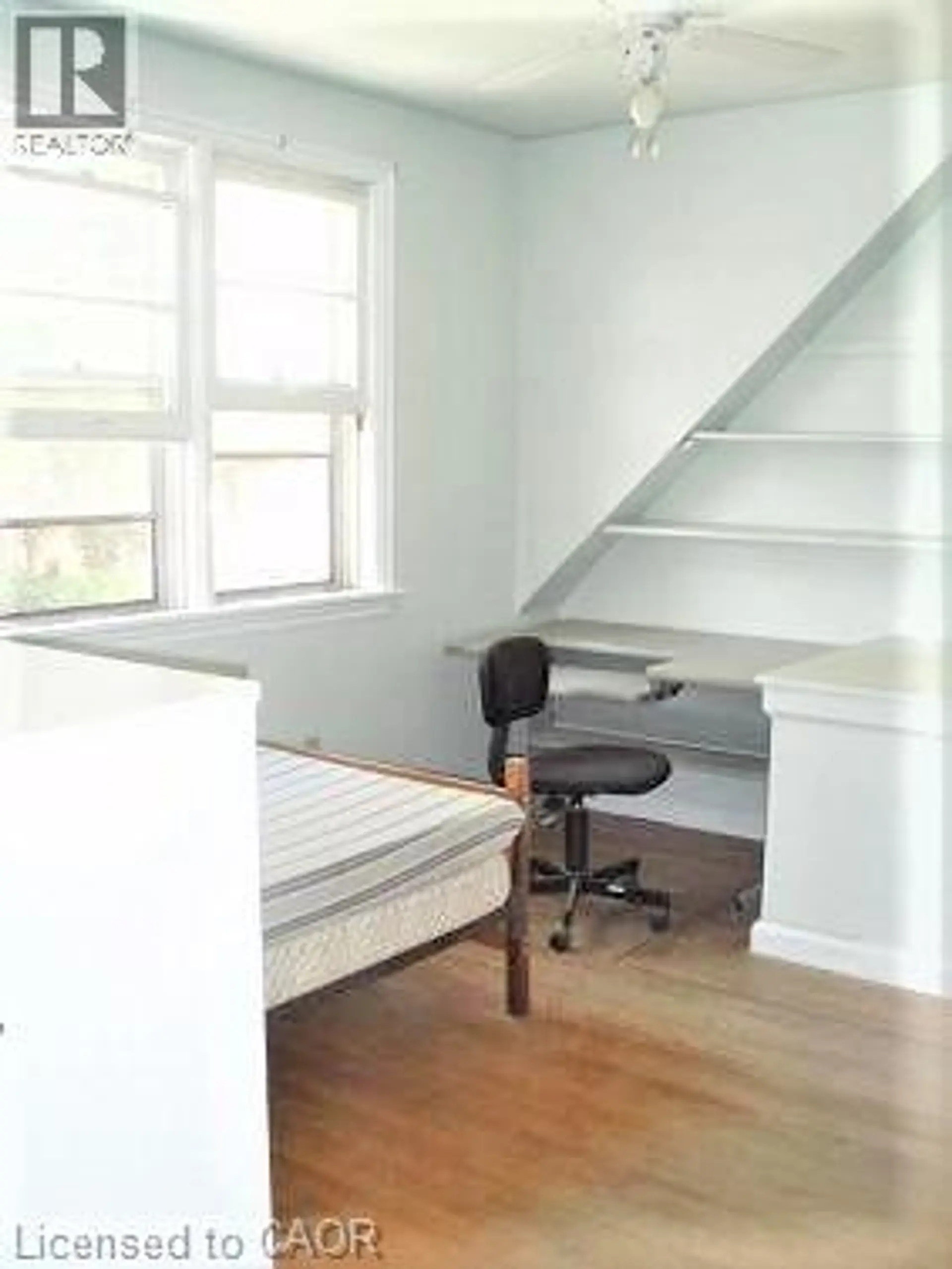156 BOND Street S - Image 8
