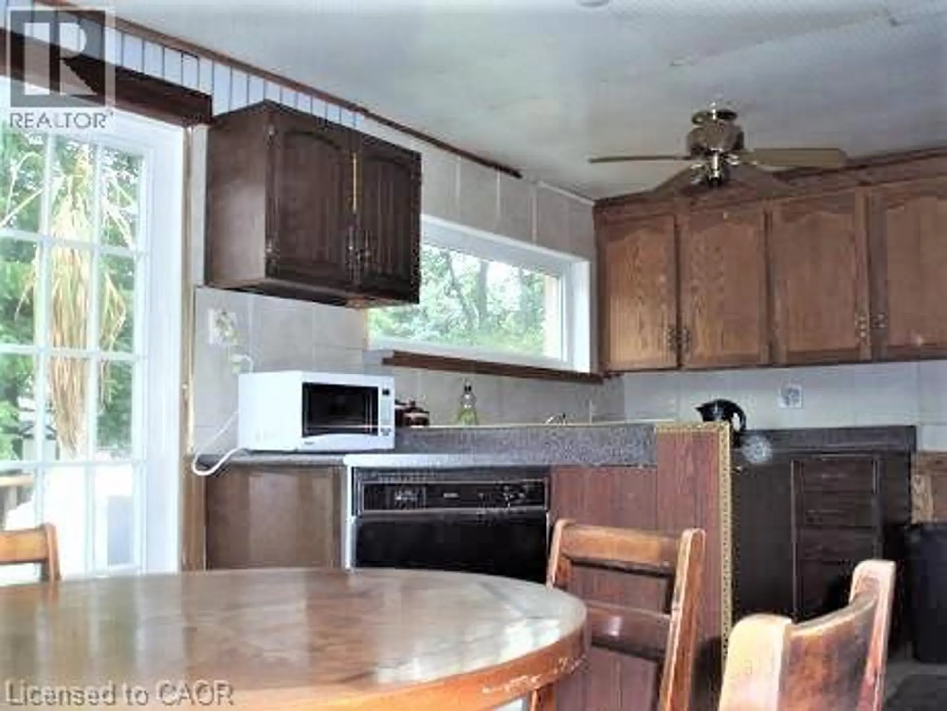 156 BOND Street S - Image 4
