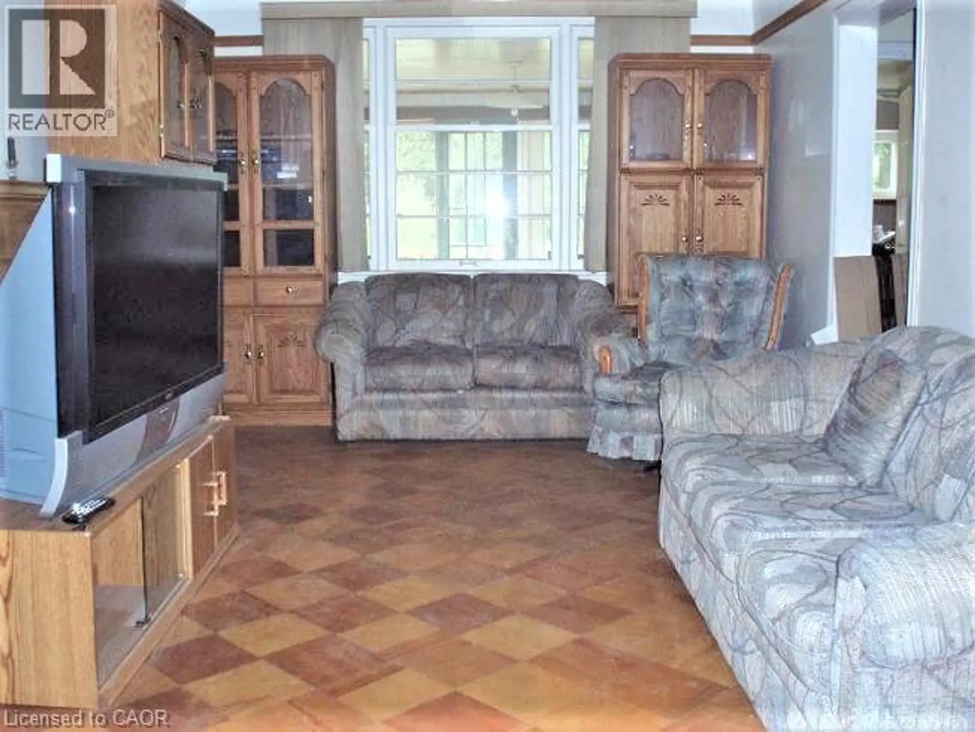156 BOND Street S - Image 5
