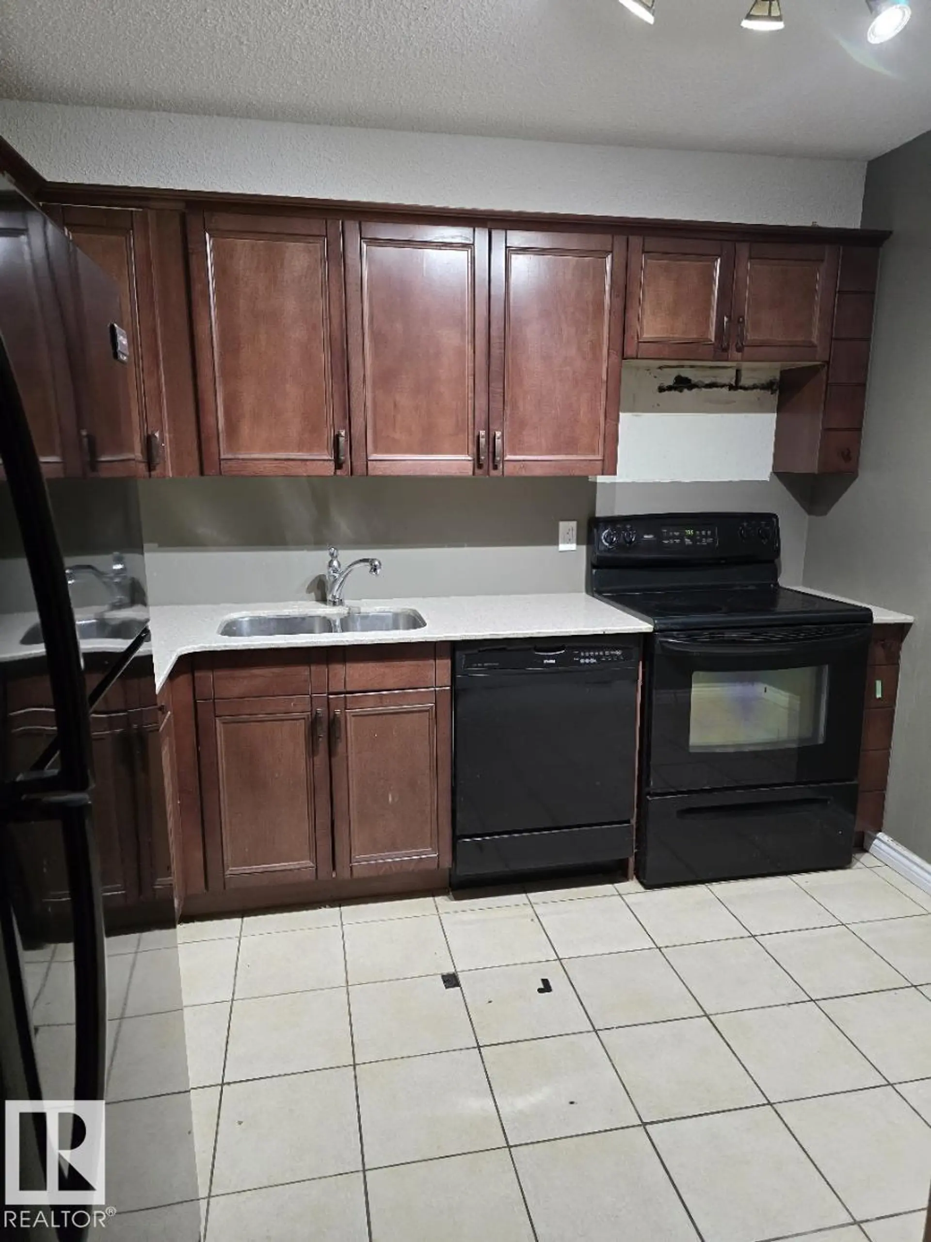 #601 9929 113 ST NW - Image 3