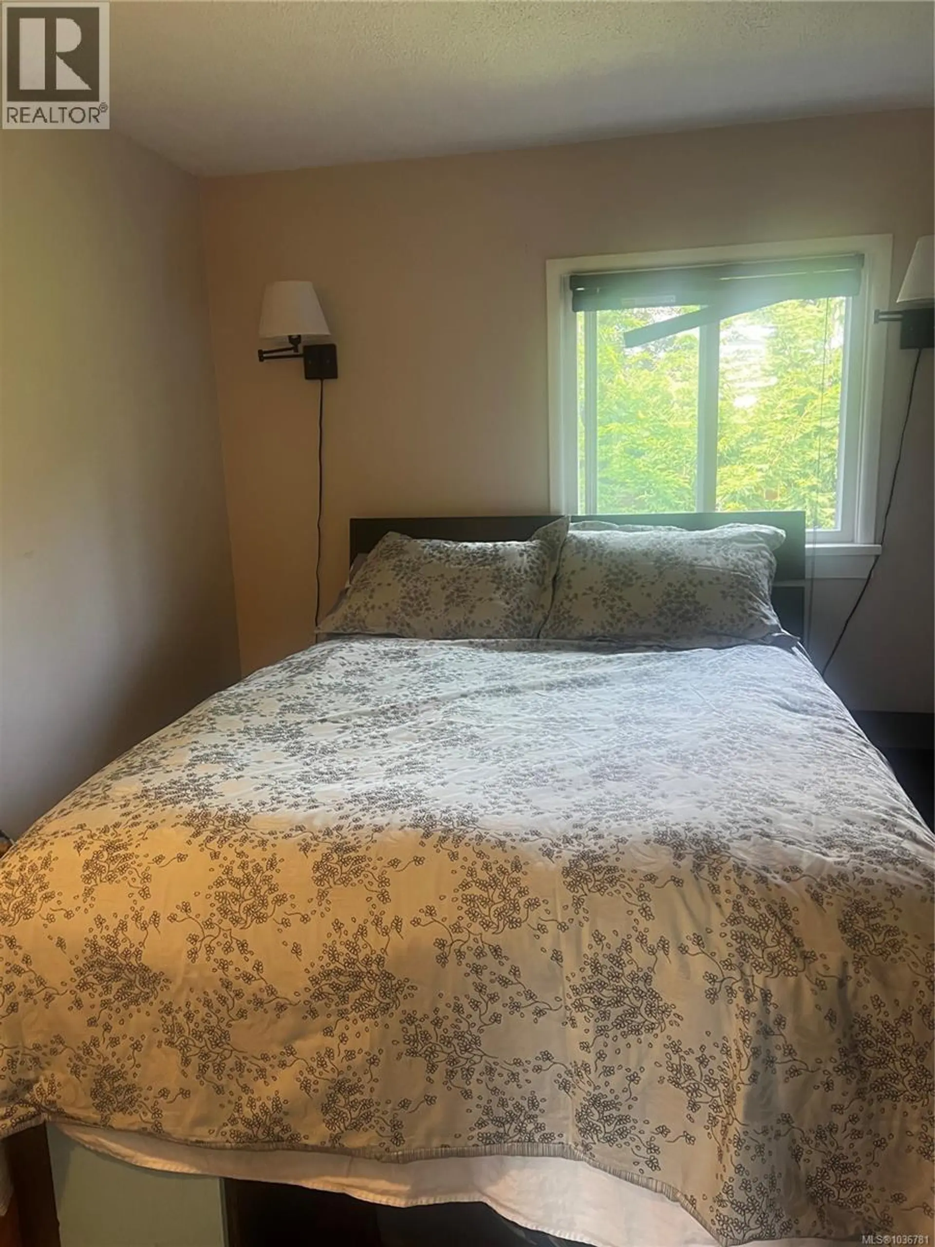 3796 Departure Bay Rd - Image 7