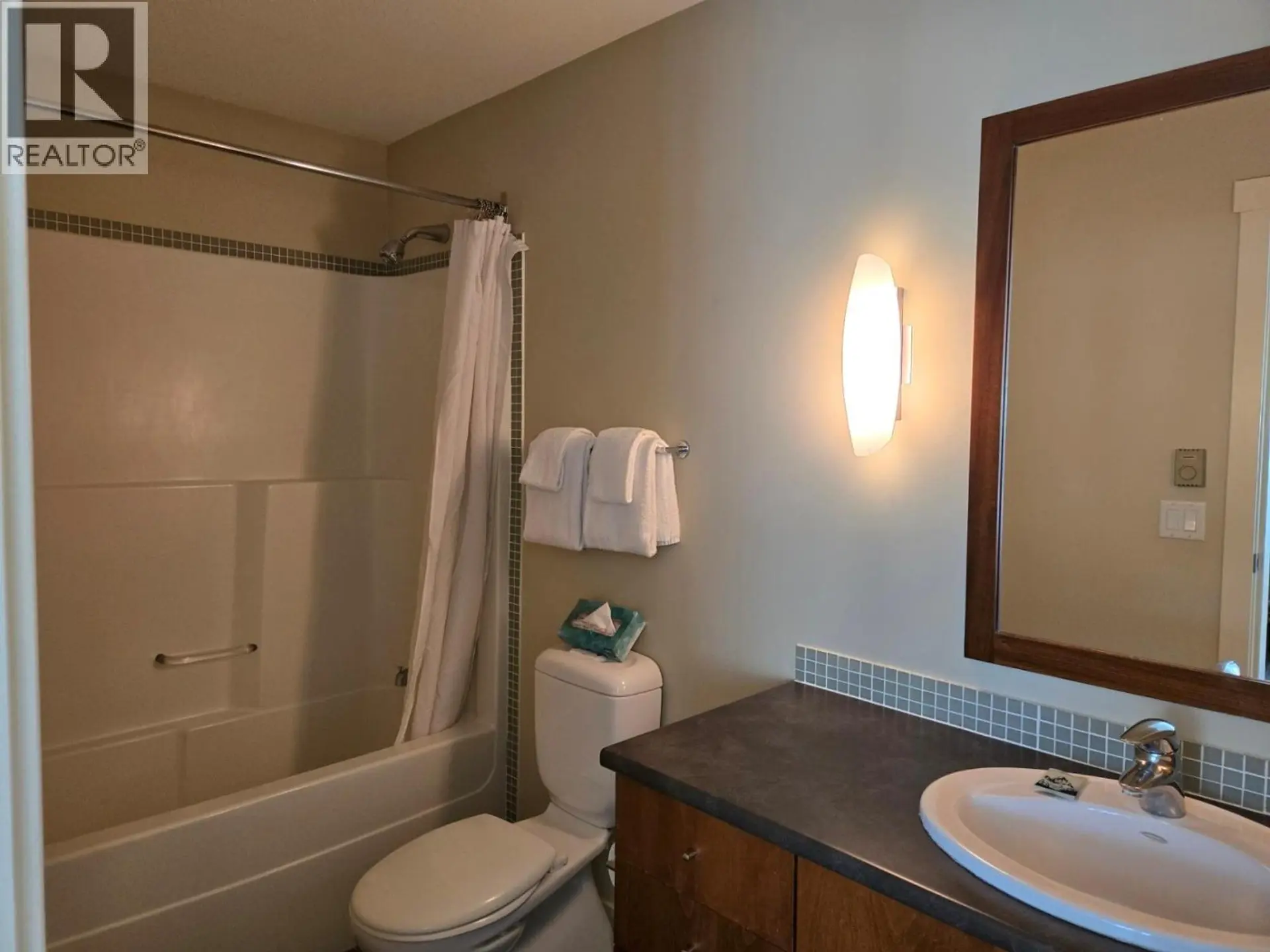 #223 B 2049 SUMMIT Drive - Image 20