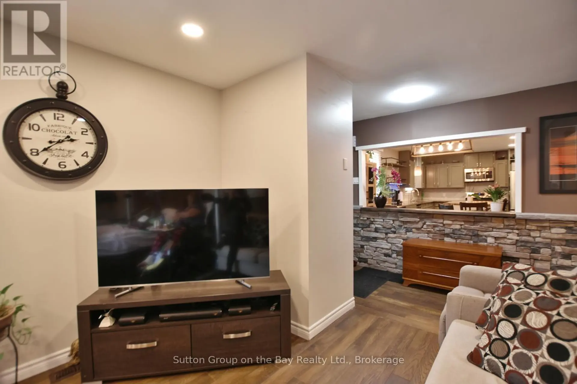 238 MCCREA DRIVE - Image 9
