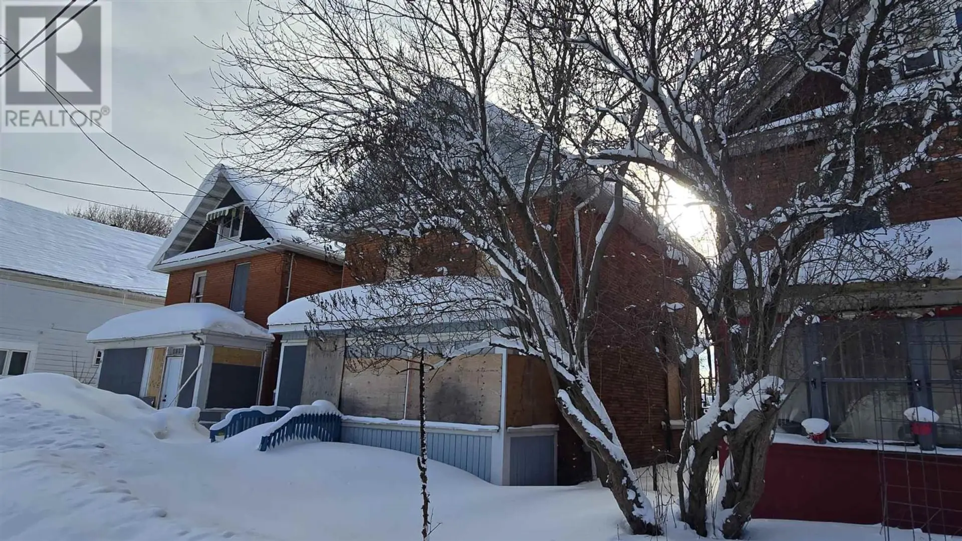 159 Wellington ST E - Image 4
