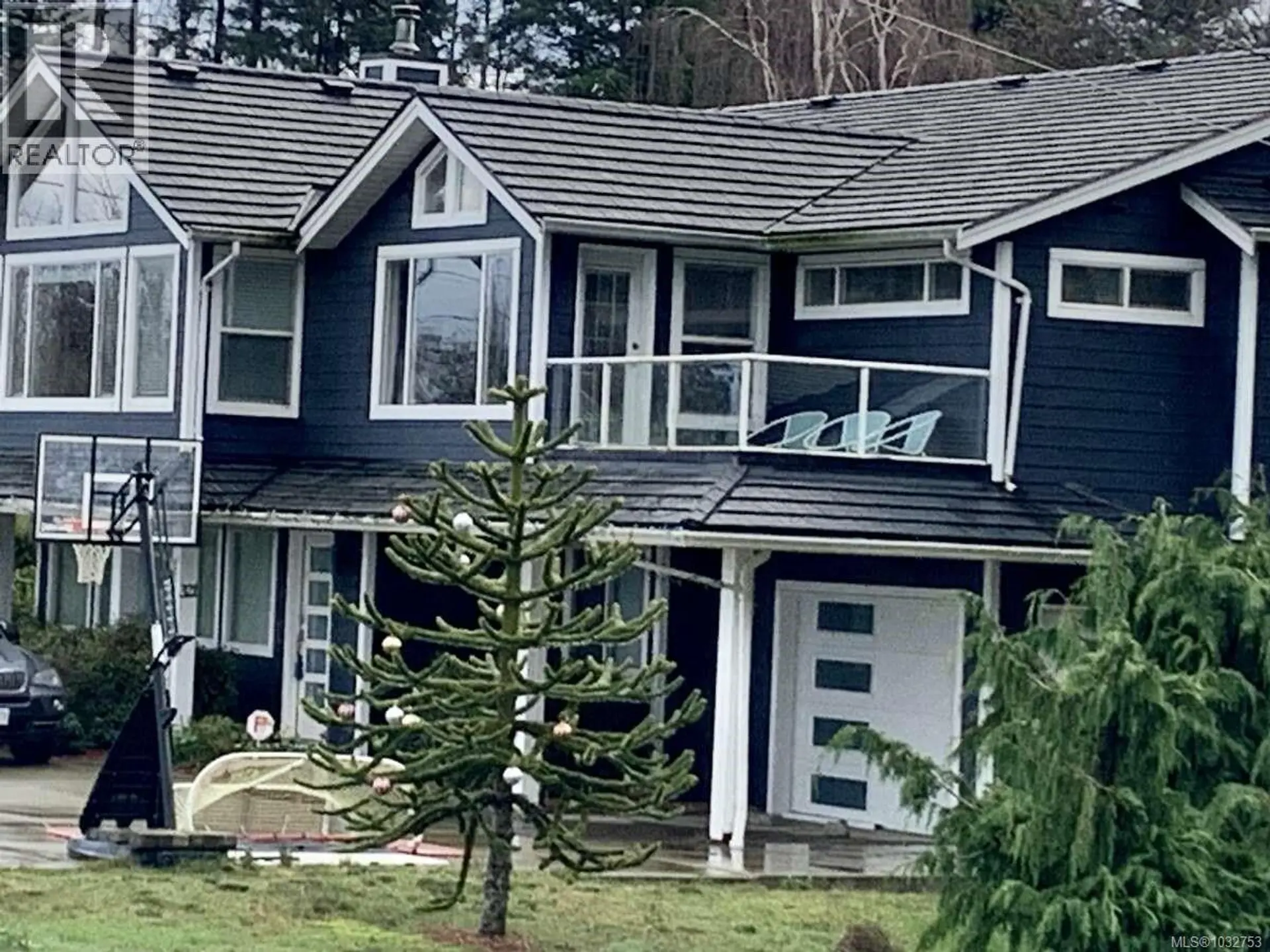 Property at 321 Wireless Rd, Comox, BC