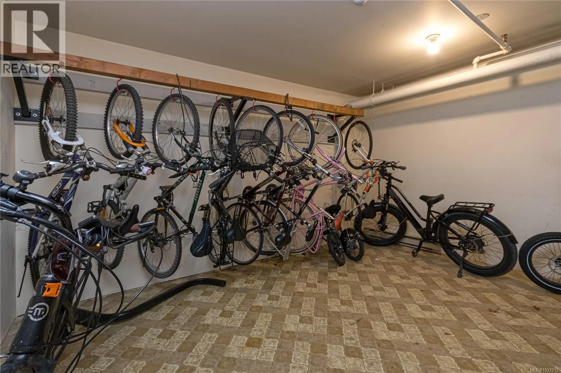 #409 3255 Glasgow Ave - Image 18