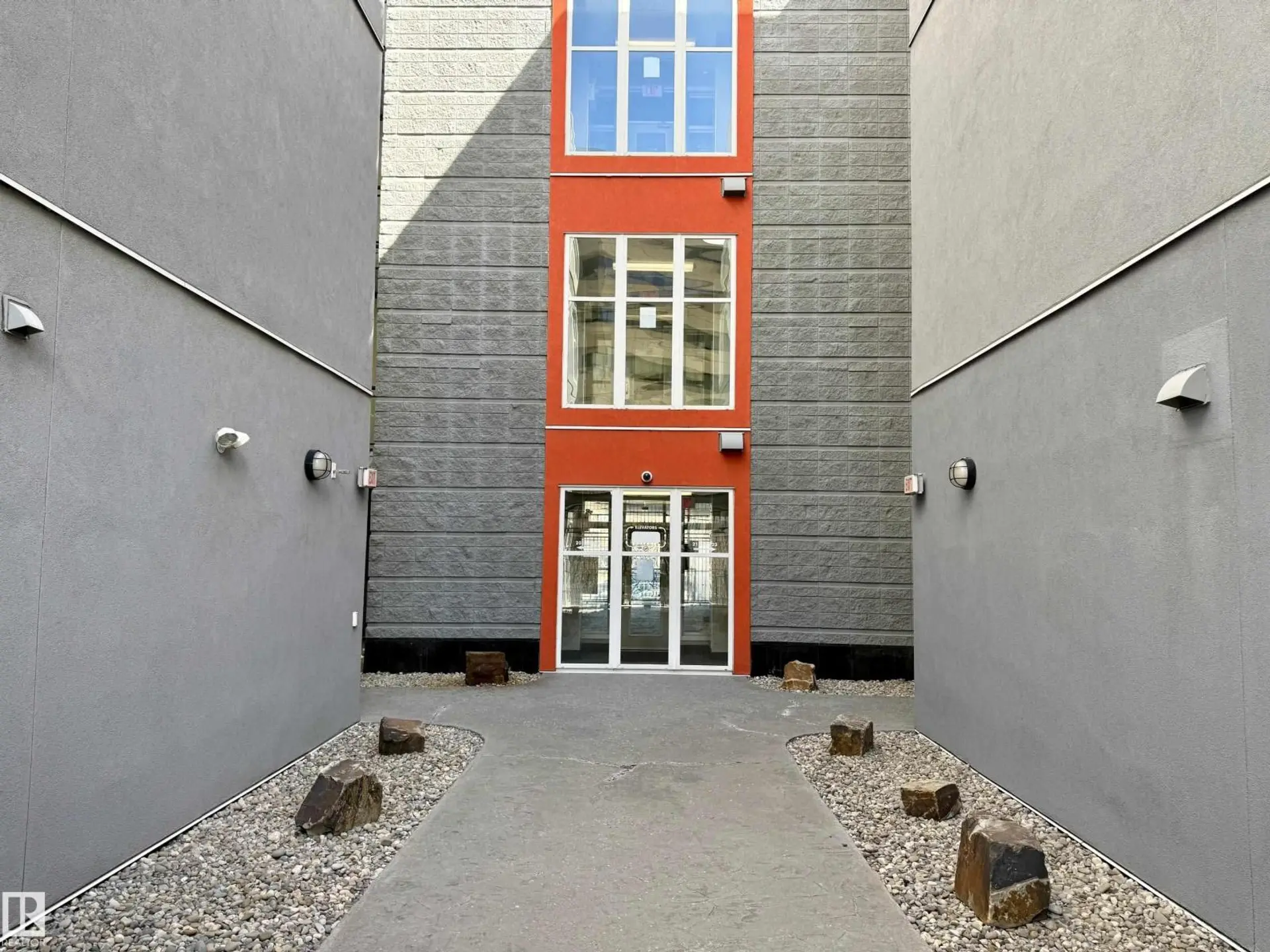 #417 10147 112 ST NW - Image 19