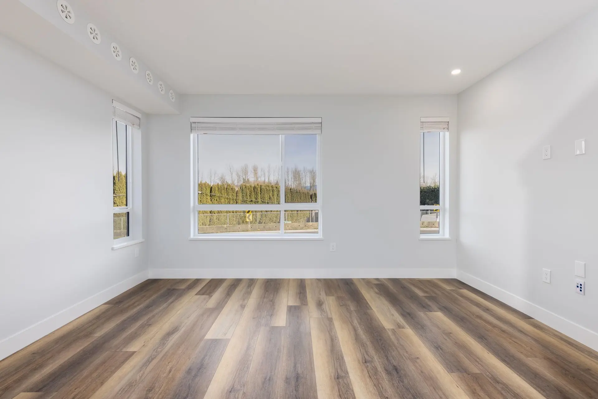 #53 30530 Cardinal Avenue - Image 4