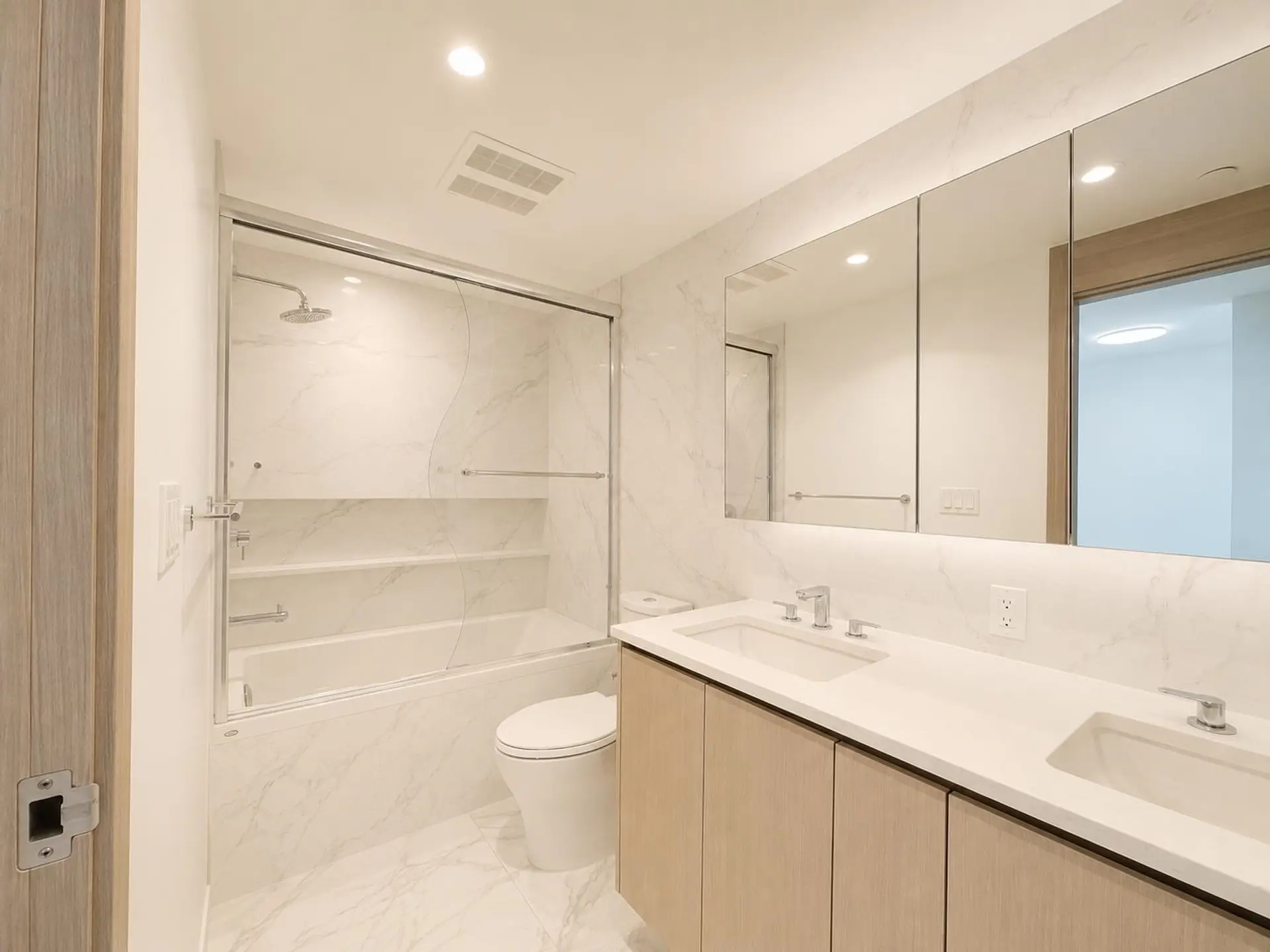 #2205 9887 Whalley Boulevard - Image 16