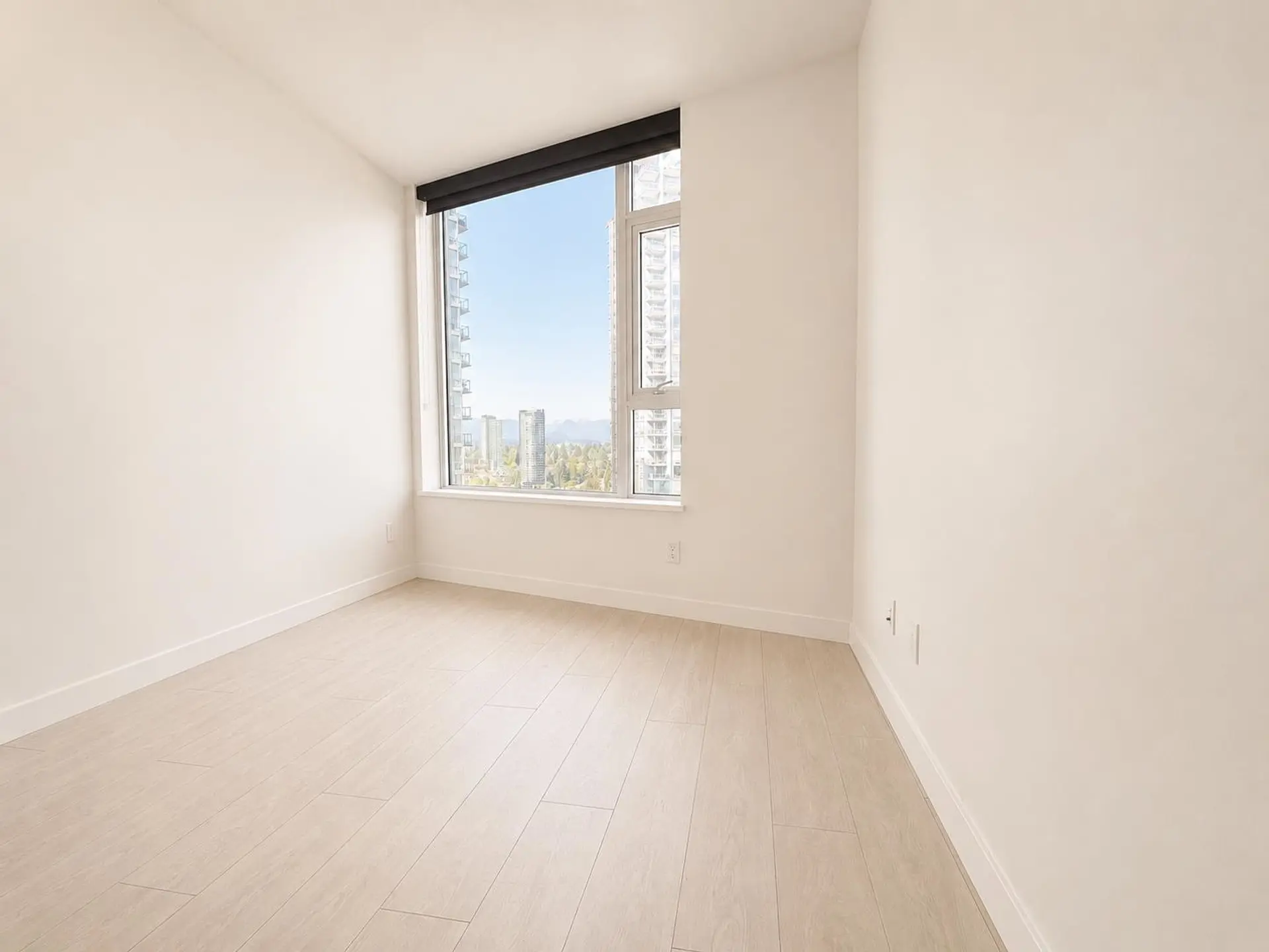 #2205 9887 Whalley Boulevard - Image 15