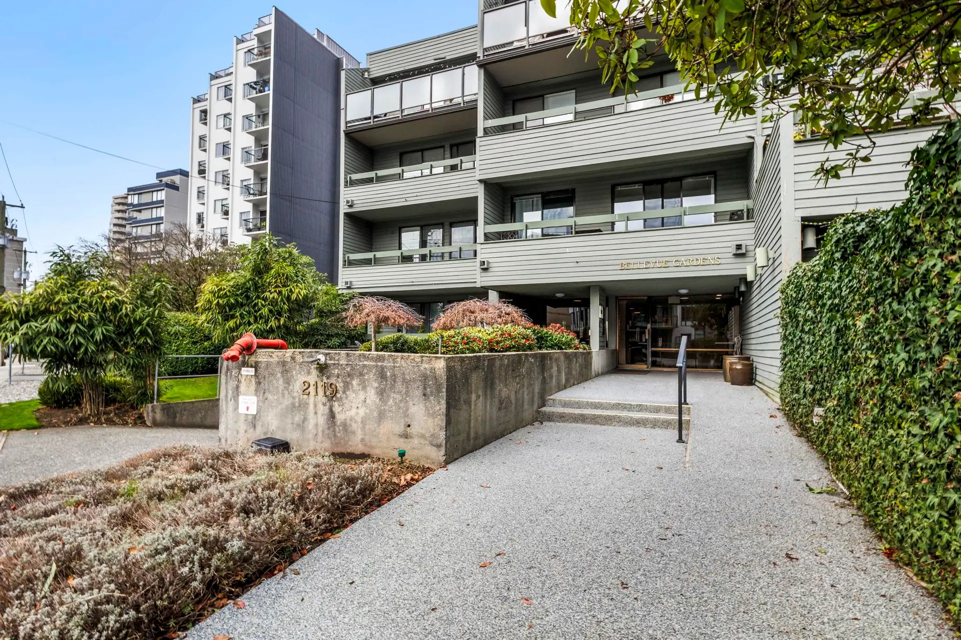 #403 2119 Bellevue Avenue - Image 2