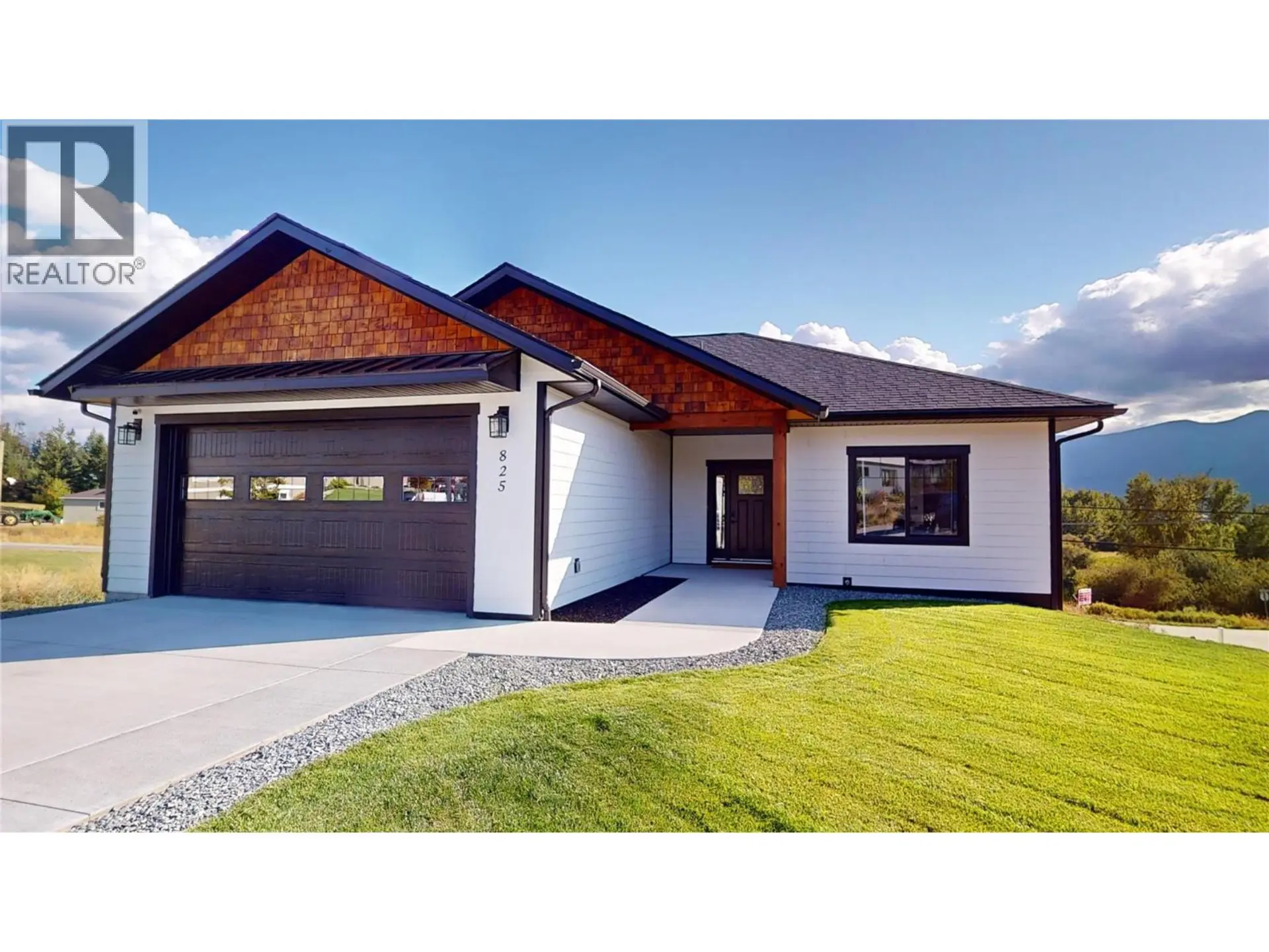 Property at 825 Selkirk Drive, Creston, BC
