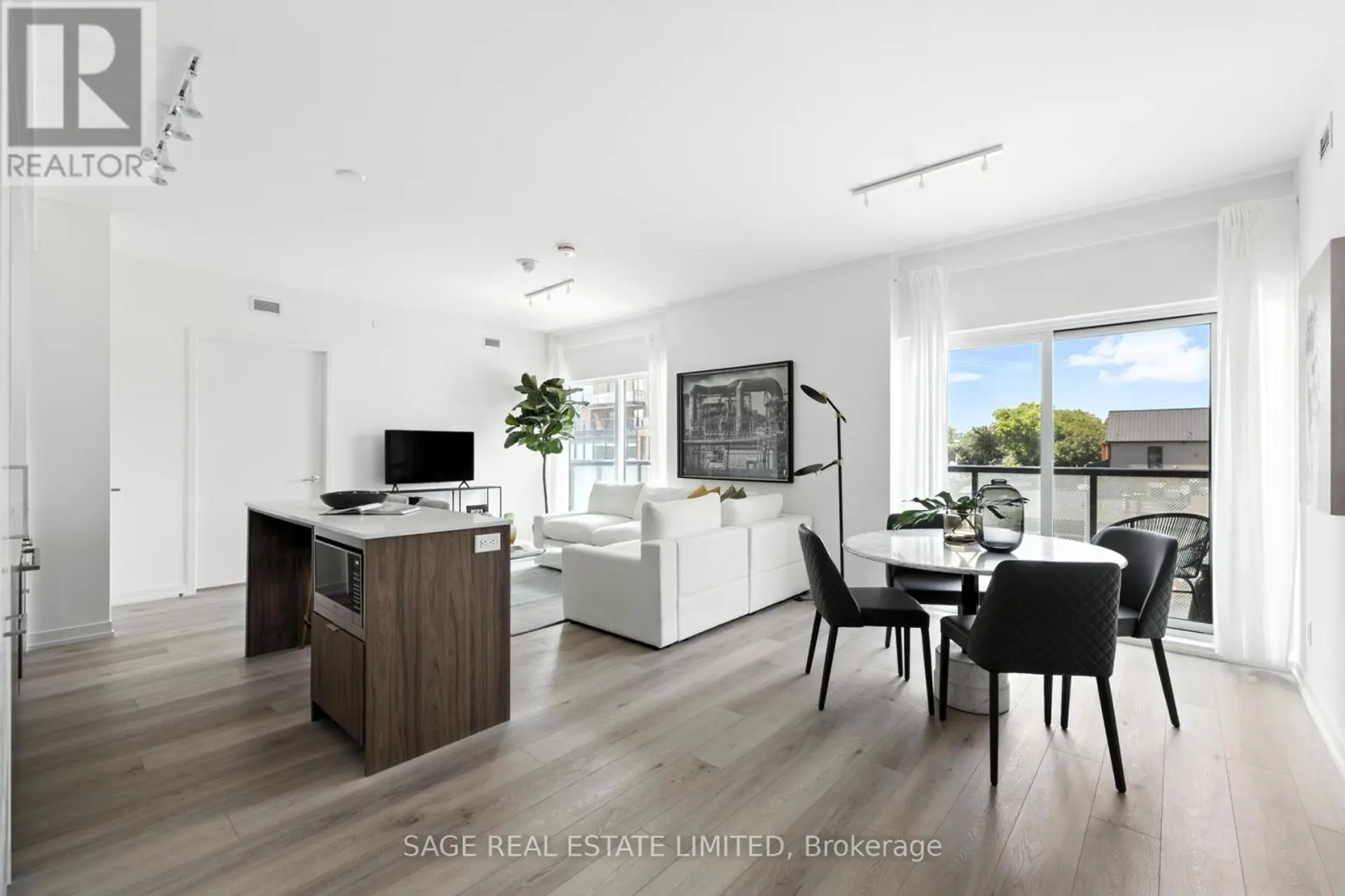 #301 863 ST CLAIR AVENUE W - Image 3