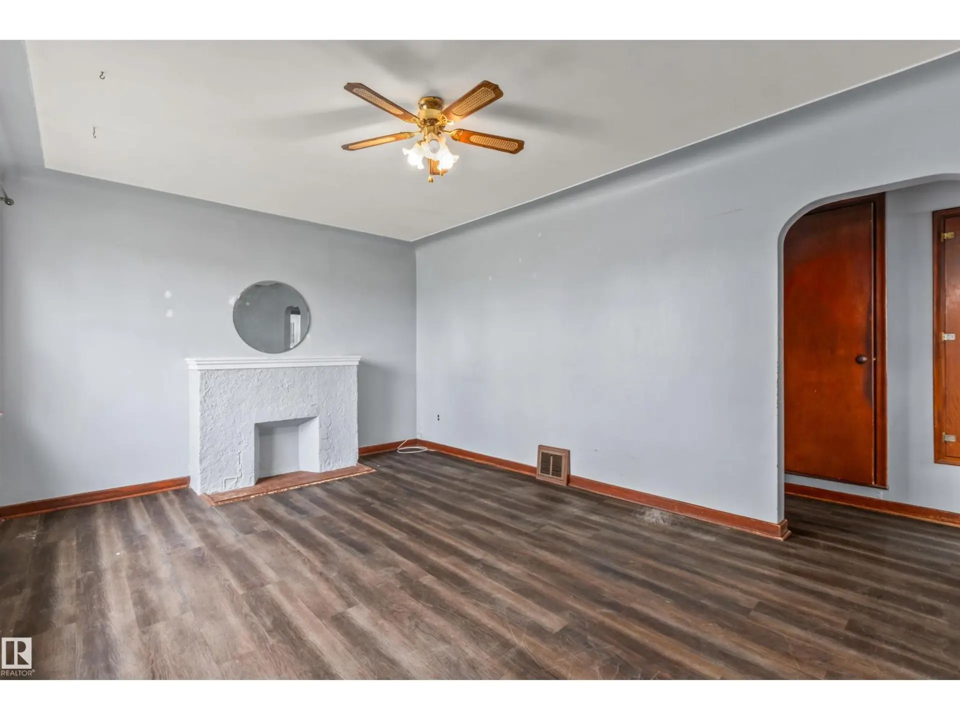 8331 81 AV NW - Image 4