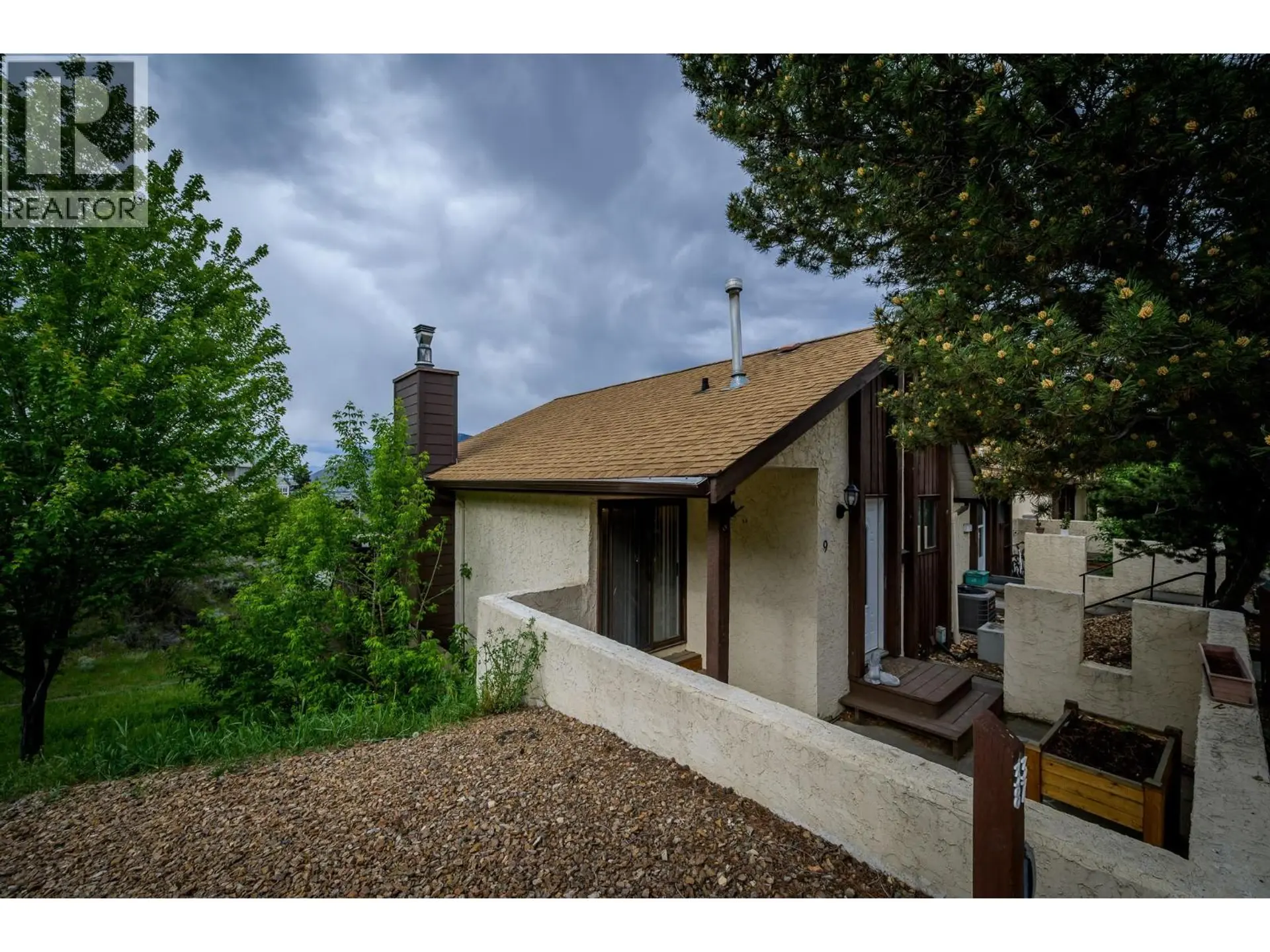 #9 250 Pemberton Terrace - Image 18