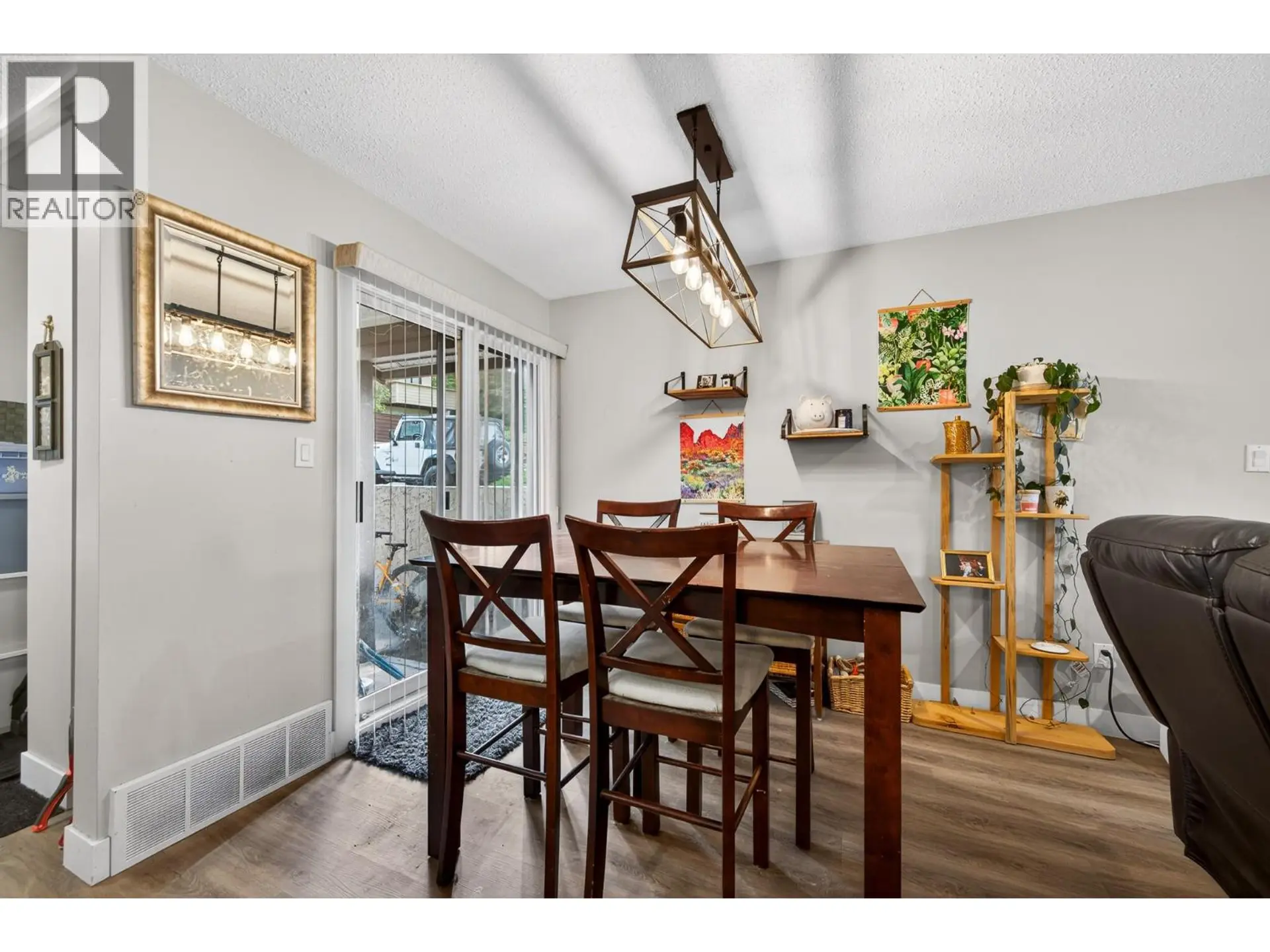 #9 250 Pemberton Terrace - Image 7