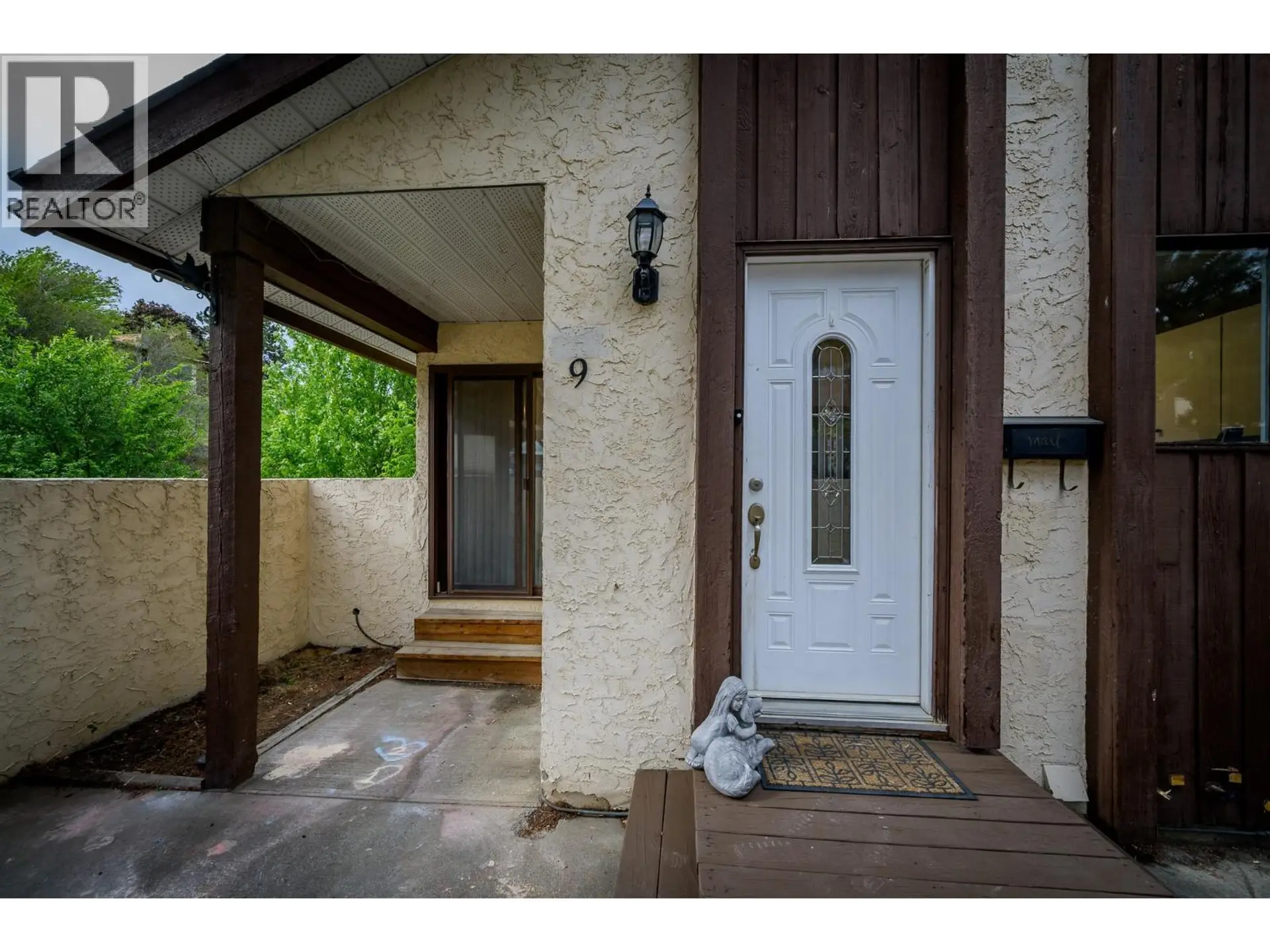 #9 250 Pemberton Terrace - Image 19