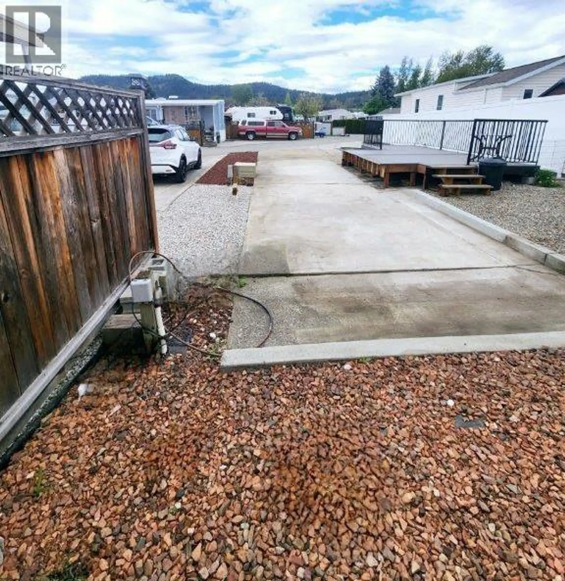 #98 415 Commonwealth Road - Image 4