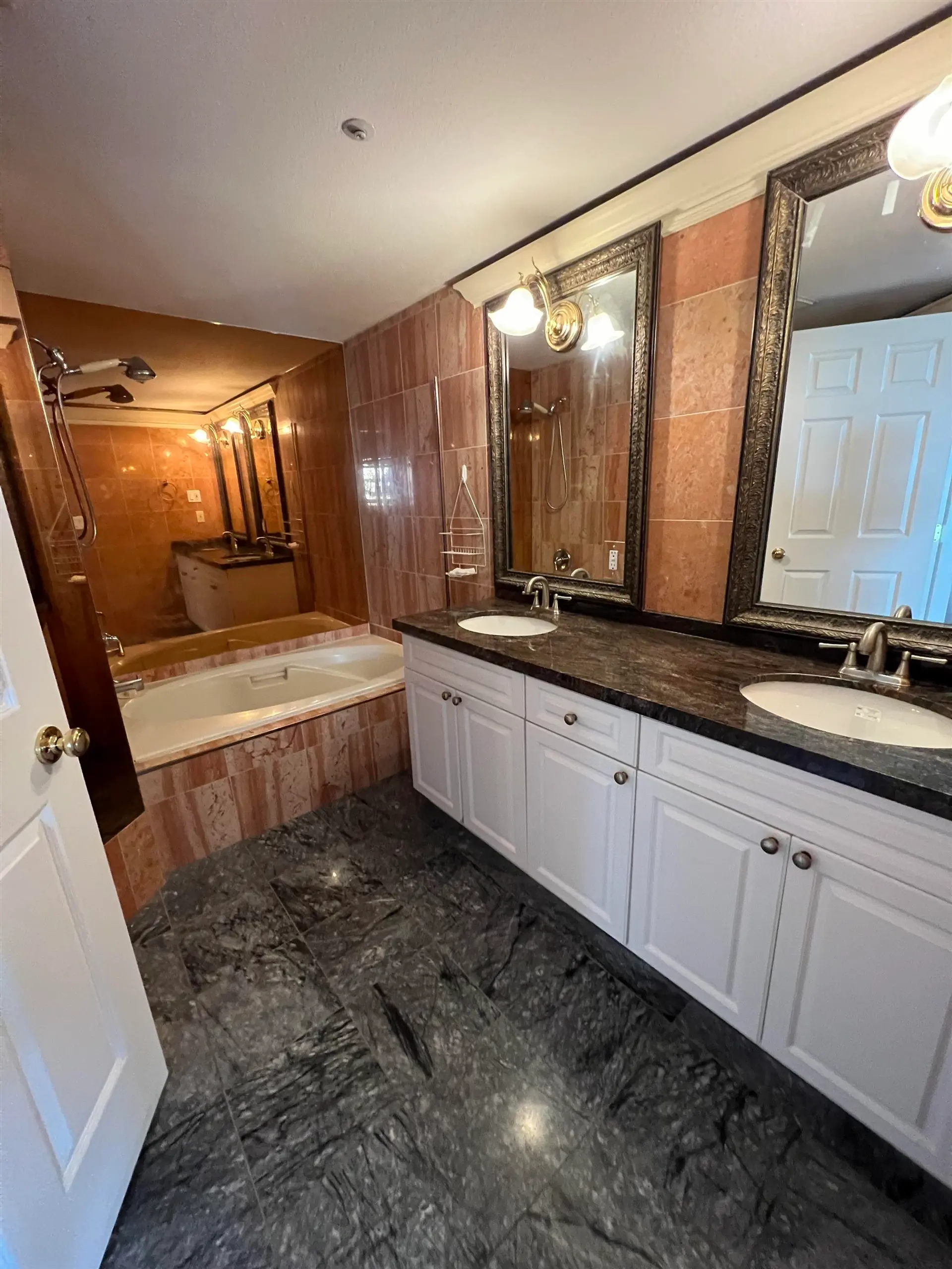 #330 2980 Princess Crescent - Image 4