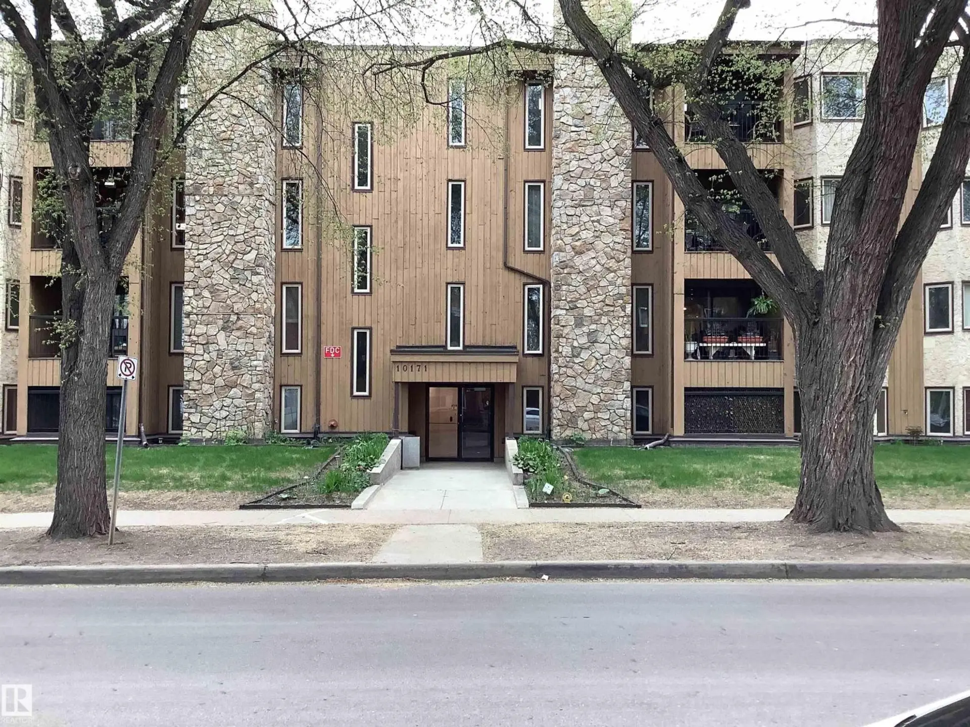 #207 10171 119 ST NW - Image 1