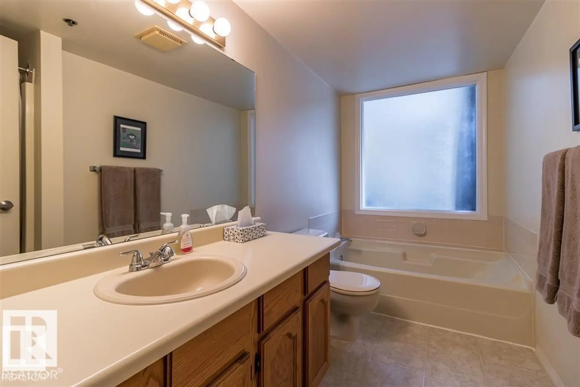 #207 10171 119 ST NW - Image 7