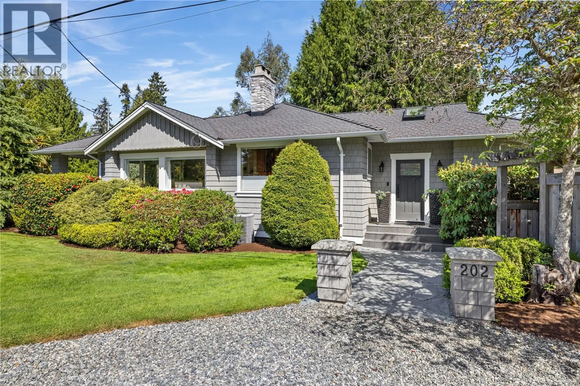 Property at 202 Crescent Rd E, Qualicum Beach, BC