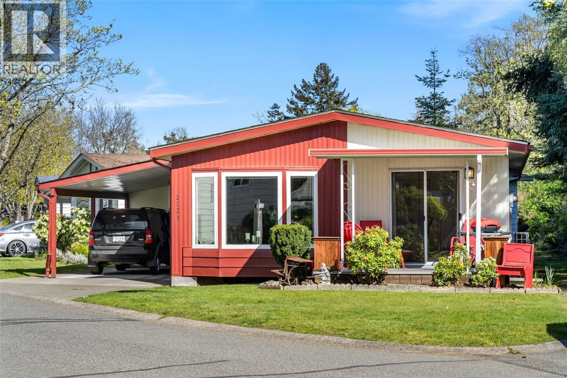 Property at 2129 Summergate Blvd, Sidney, BC