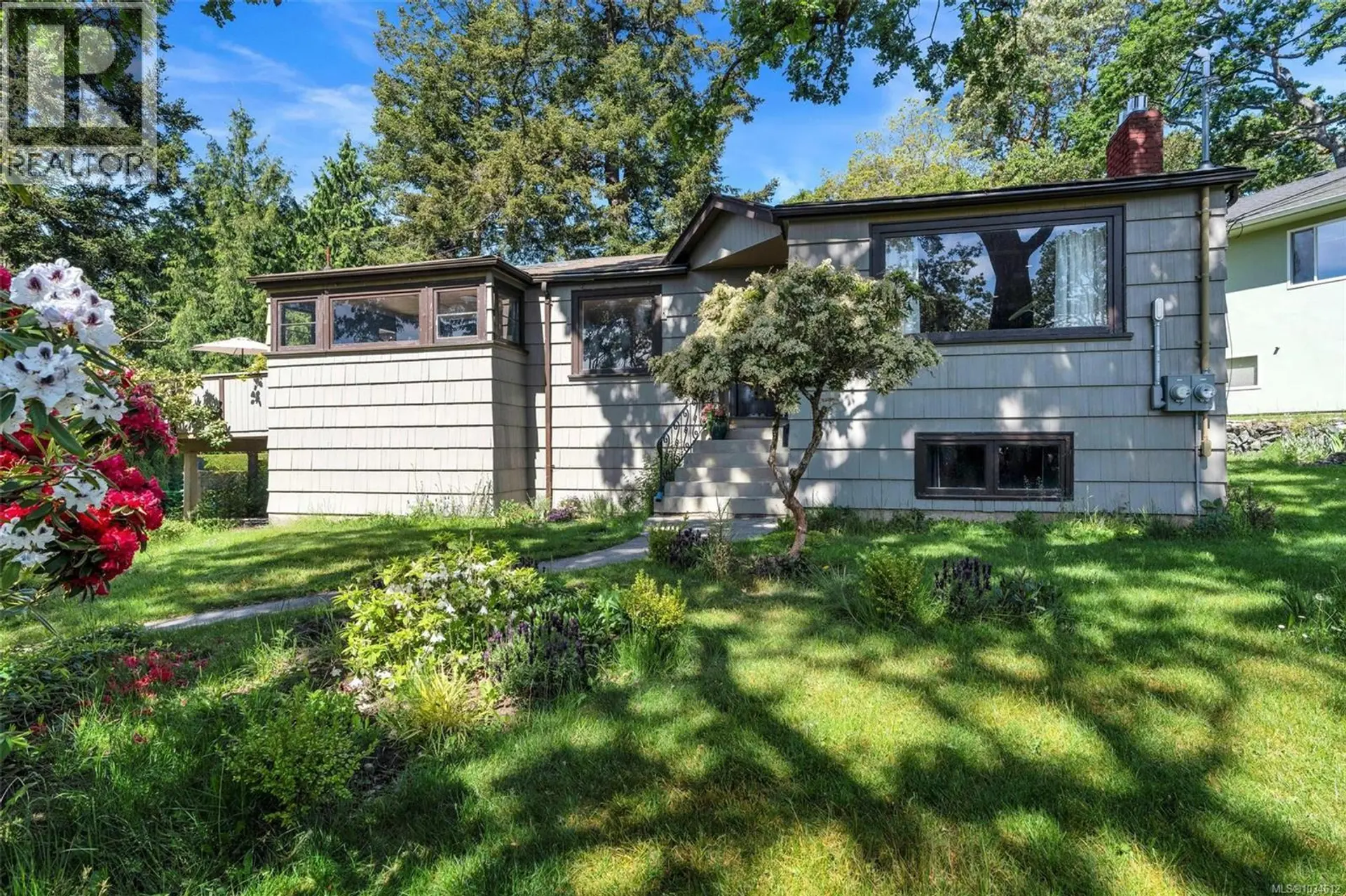 Property at 3580 Doncaster Dr, Saanich, BC