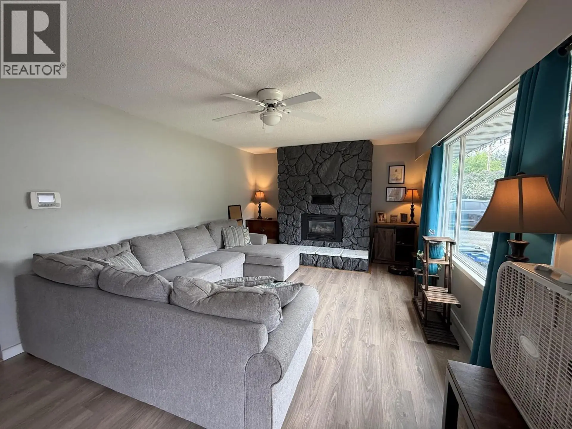 1055 N NINTH AVENUE - Image 6