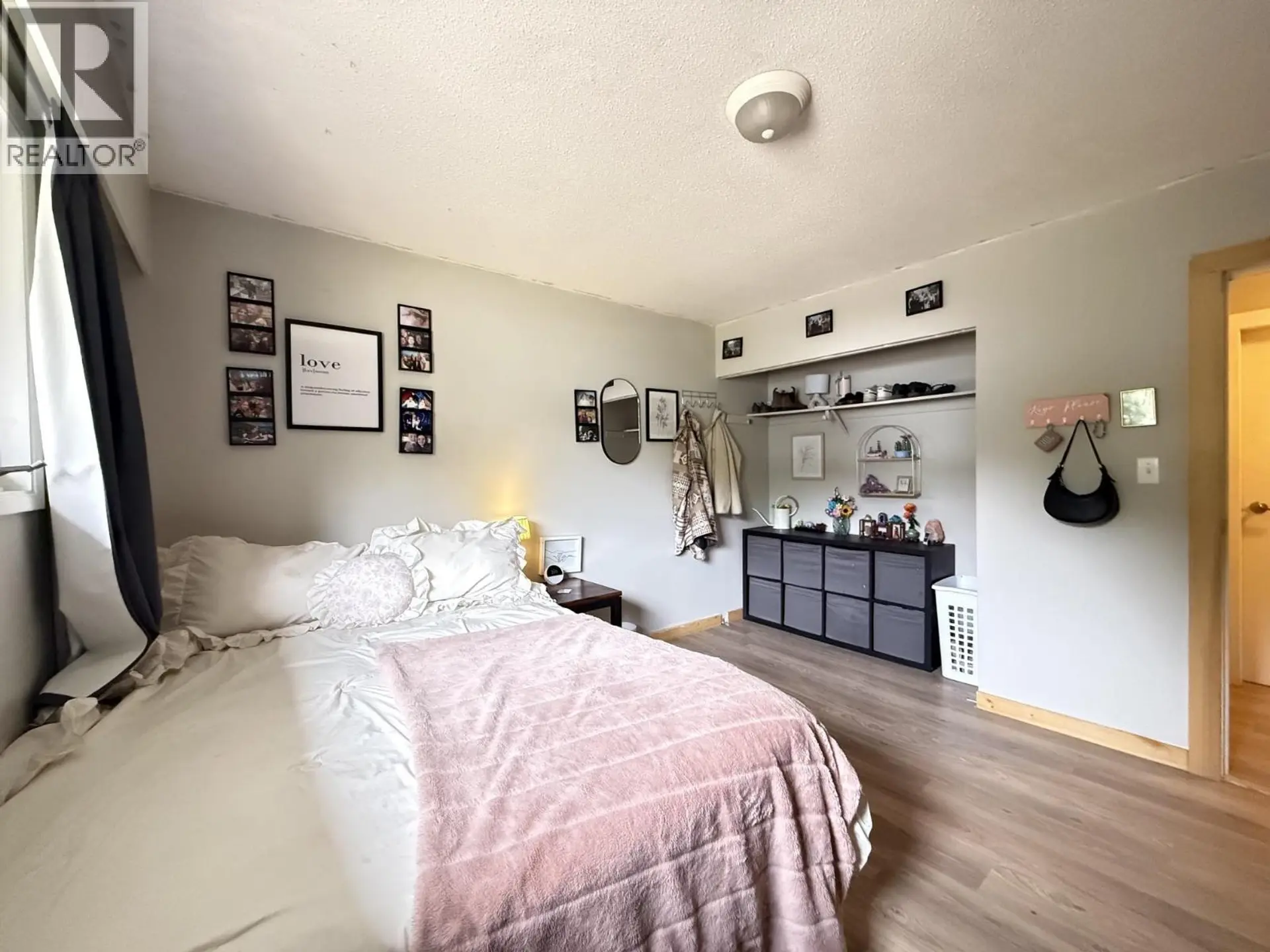 1055 N NINTH AVENUE - Image 11