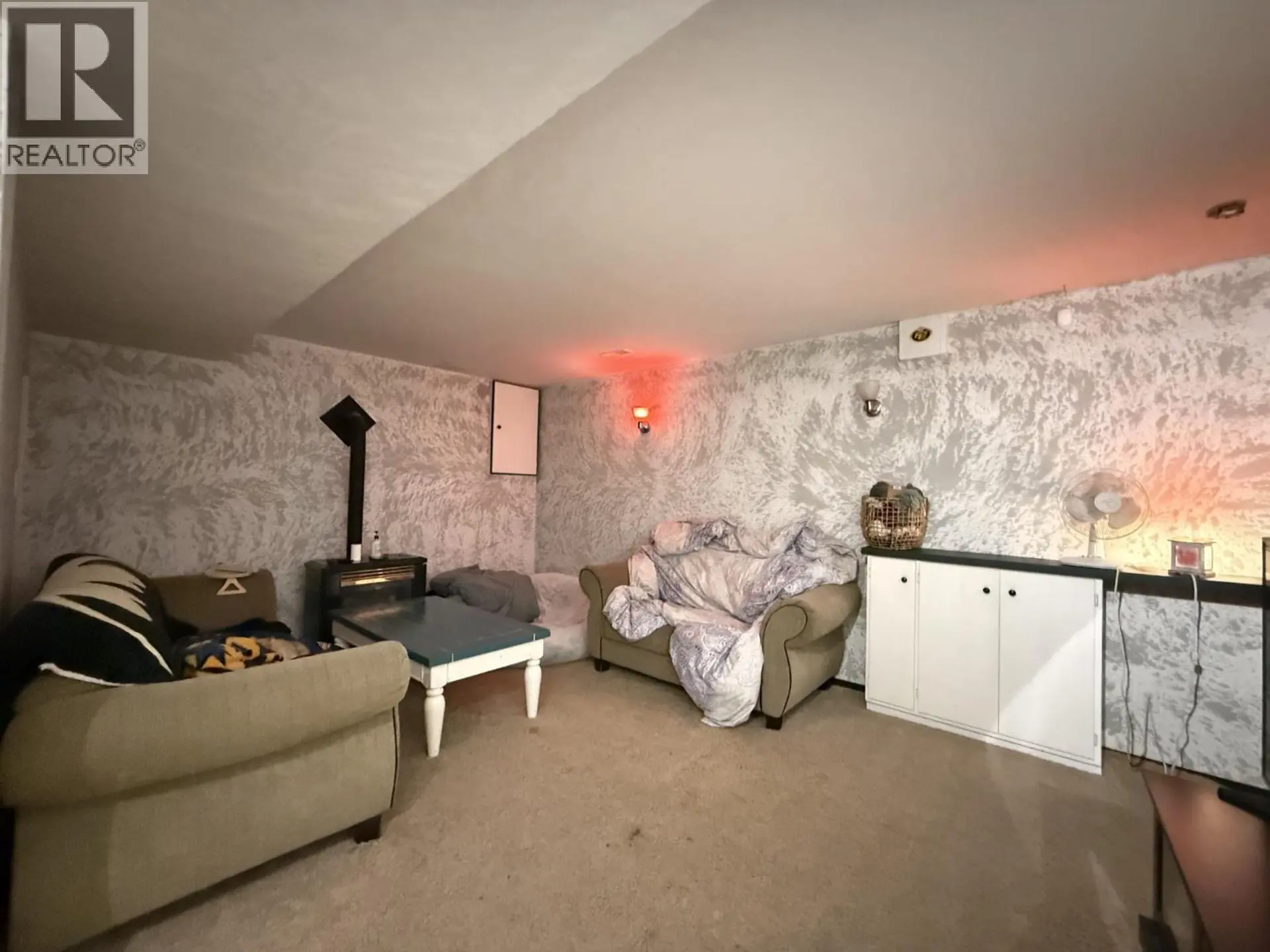 1055 N NINTH AVENUE - Image 12